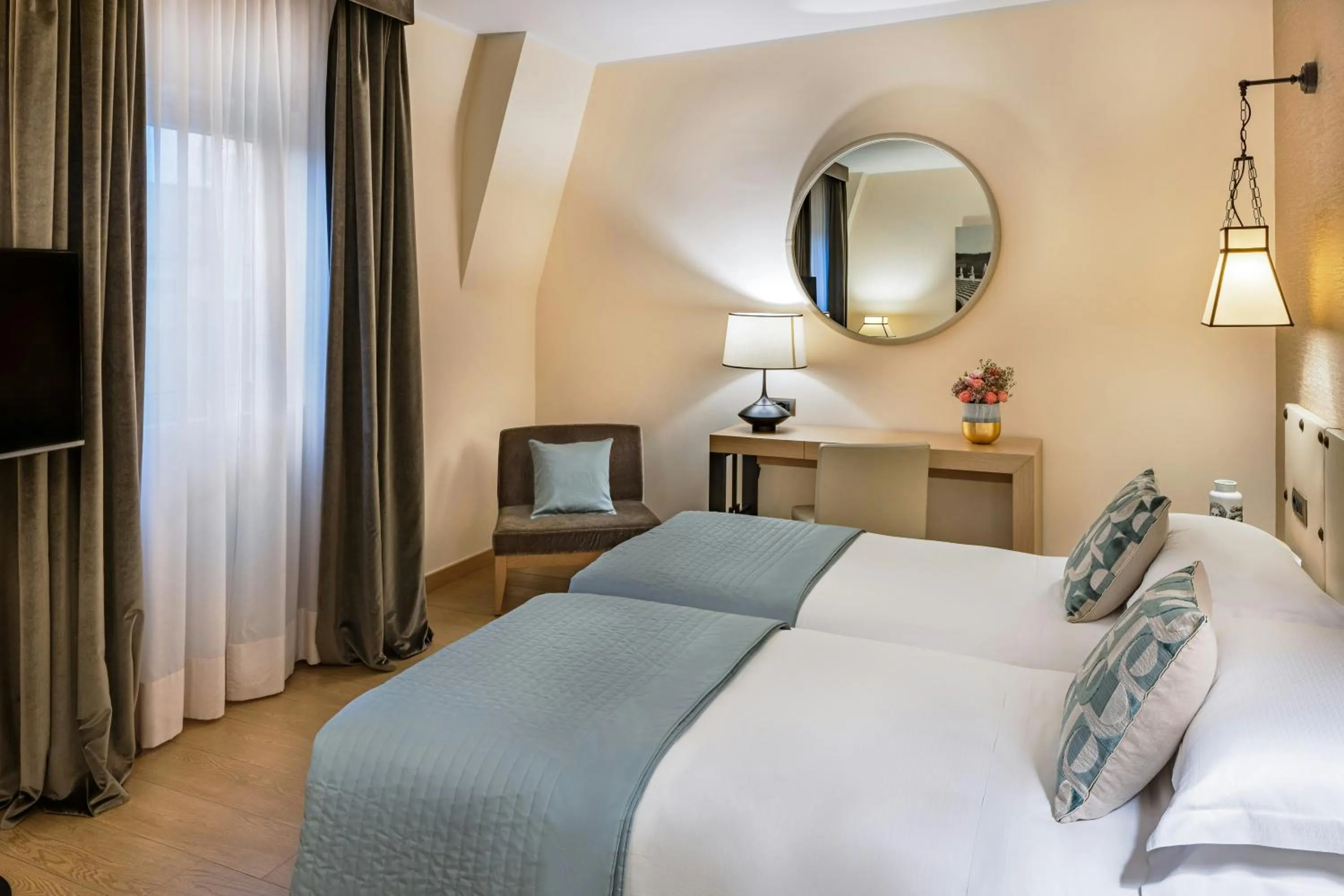 Photo of the whole room, Bed in Starhotels Metropole