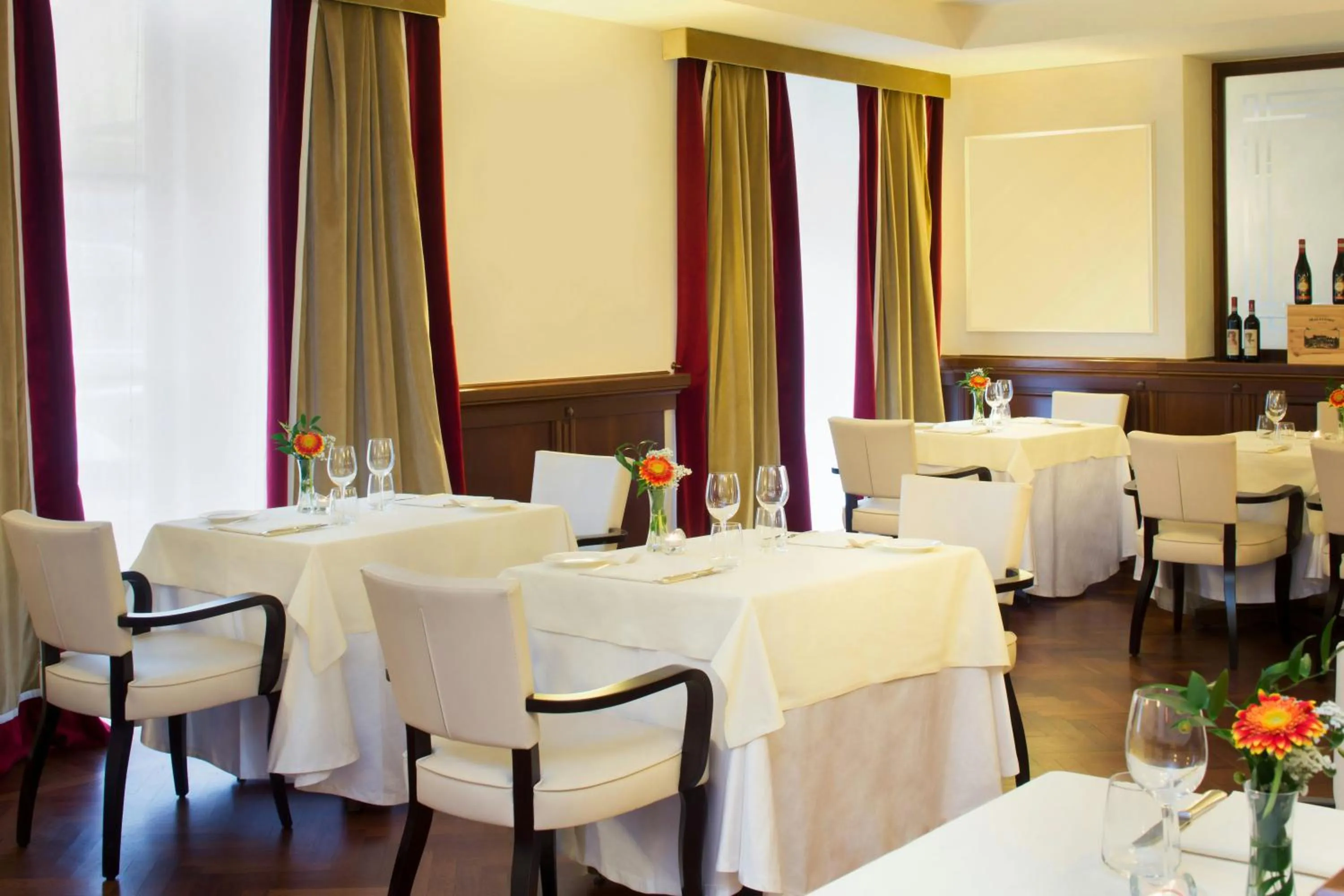 Restaurant/places to eat in Starhotels Majestic