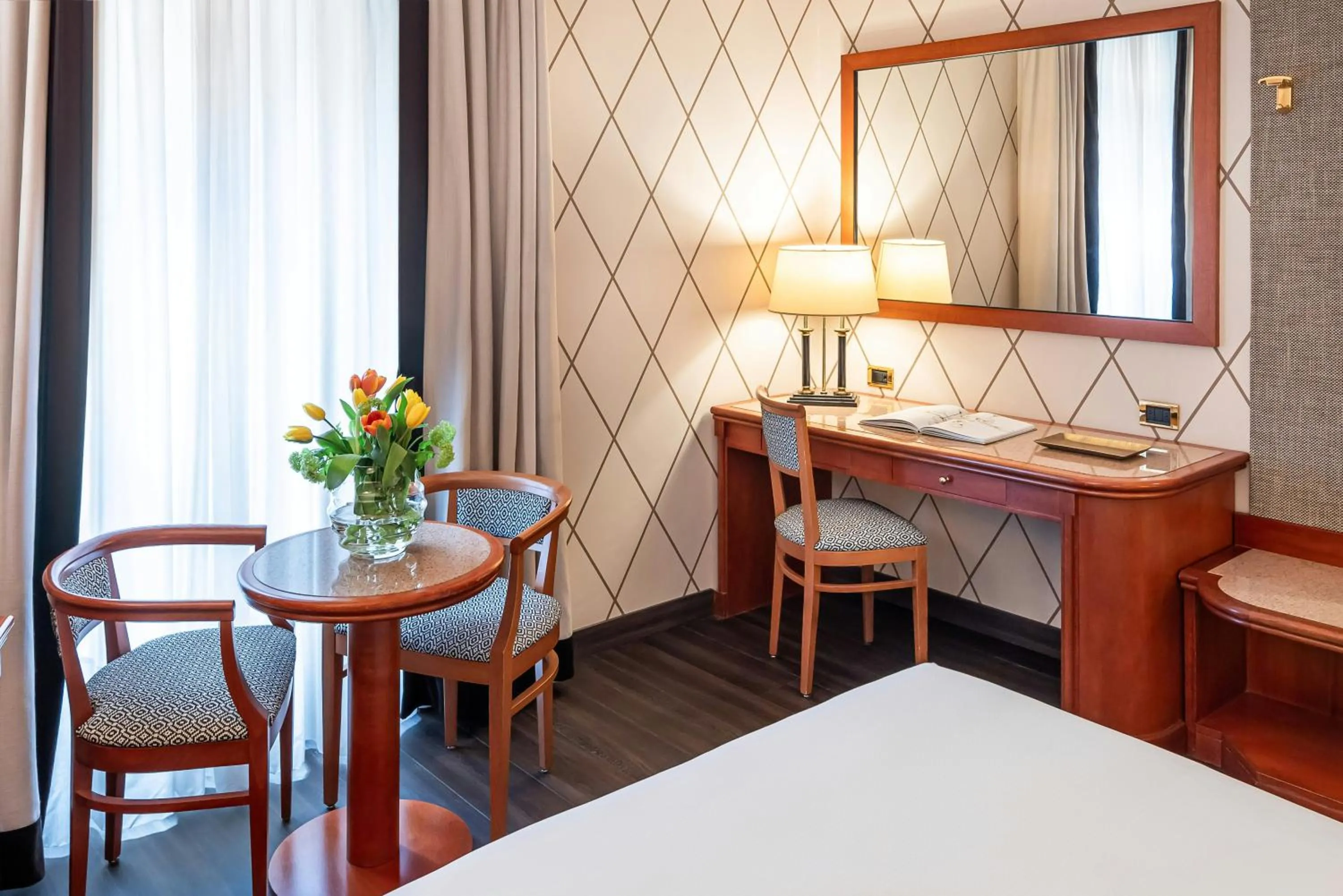 Bedroom, Bed in Starhotels Majestic