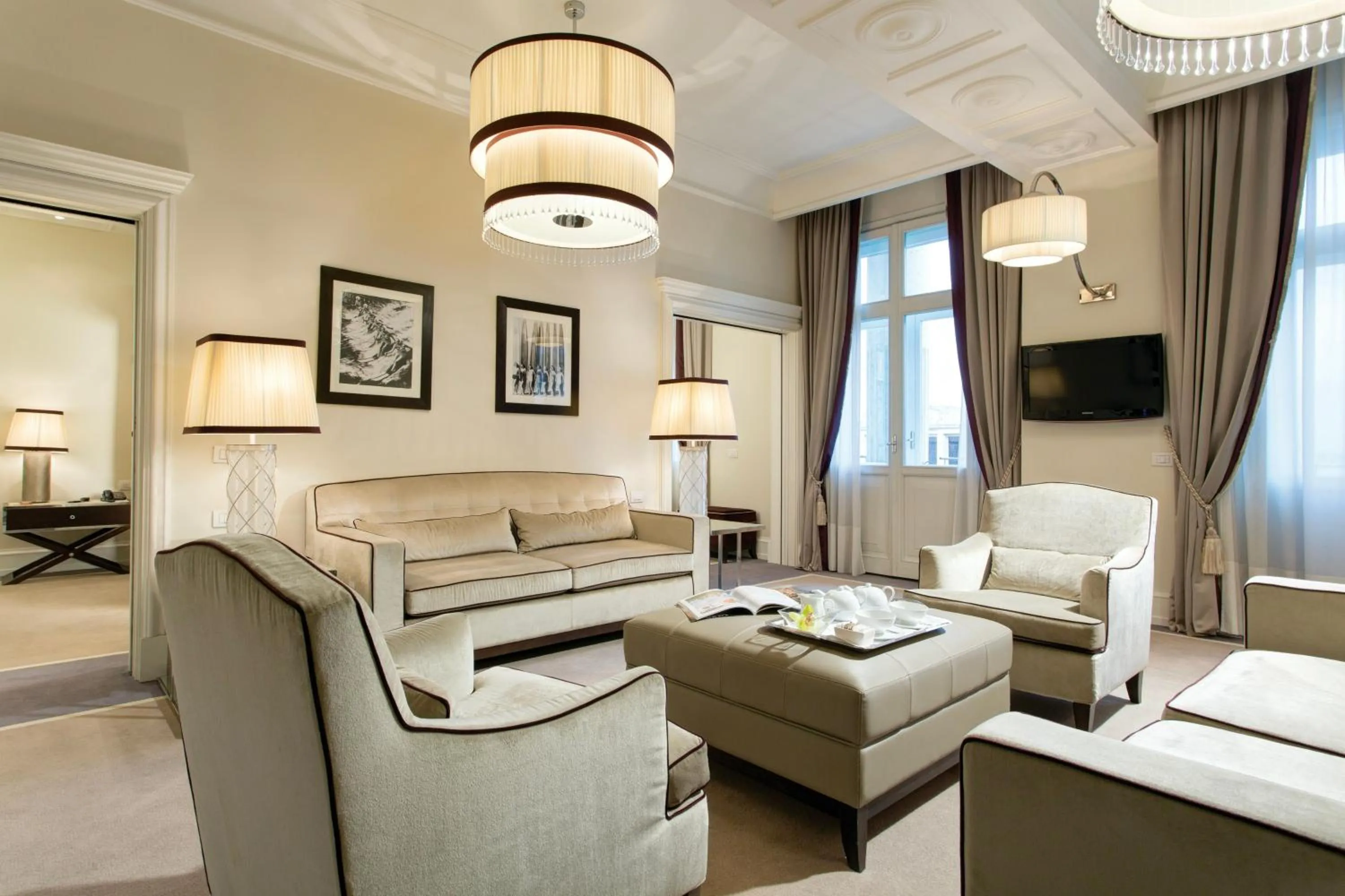 Photo of the whole room in Savoia Excelsior Palace Trieste - Starhotels Collezione