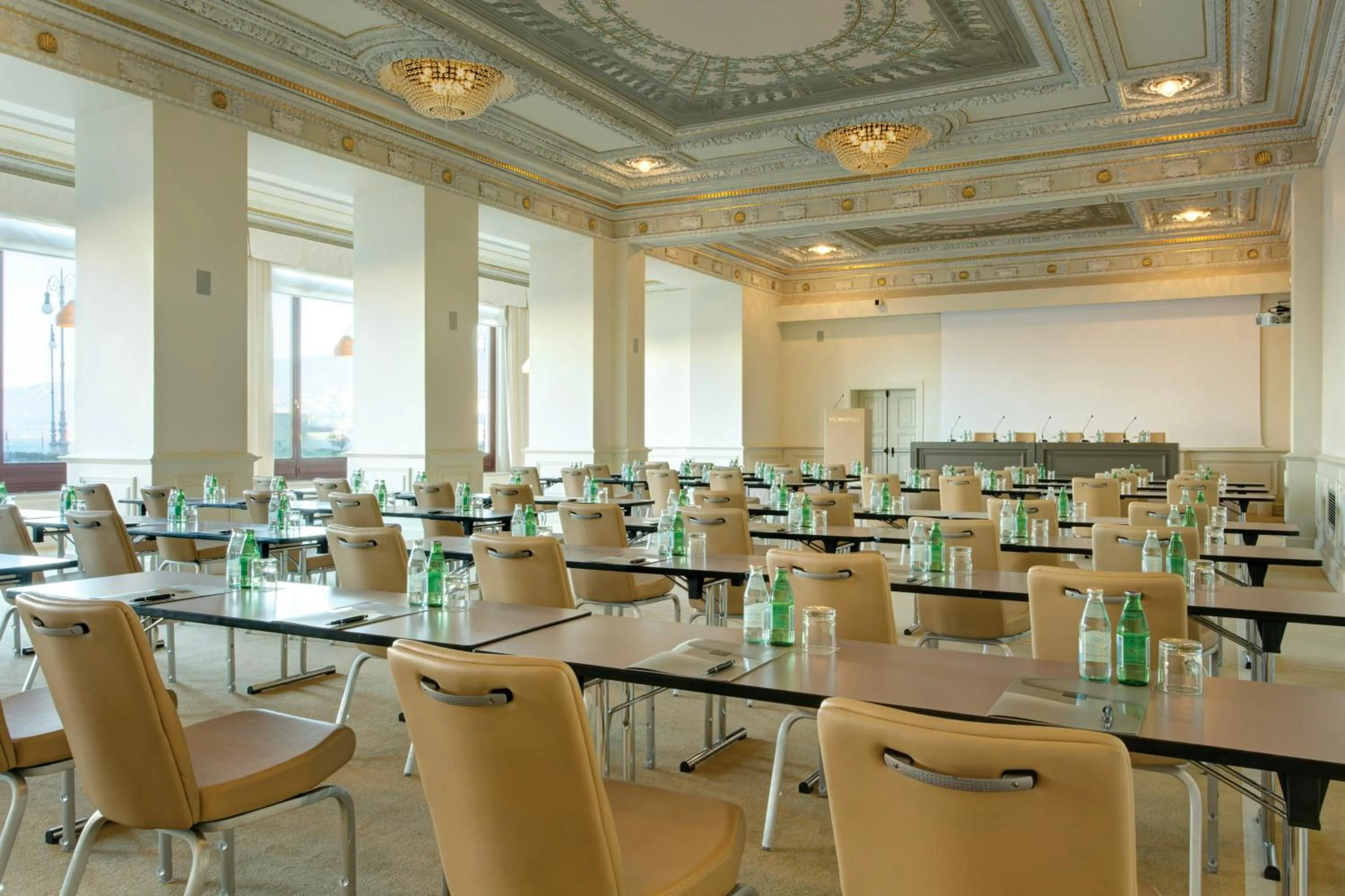 Meeting/conference room in Savoia Excelsior Palace Trieste - Starhotels Collezione