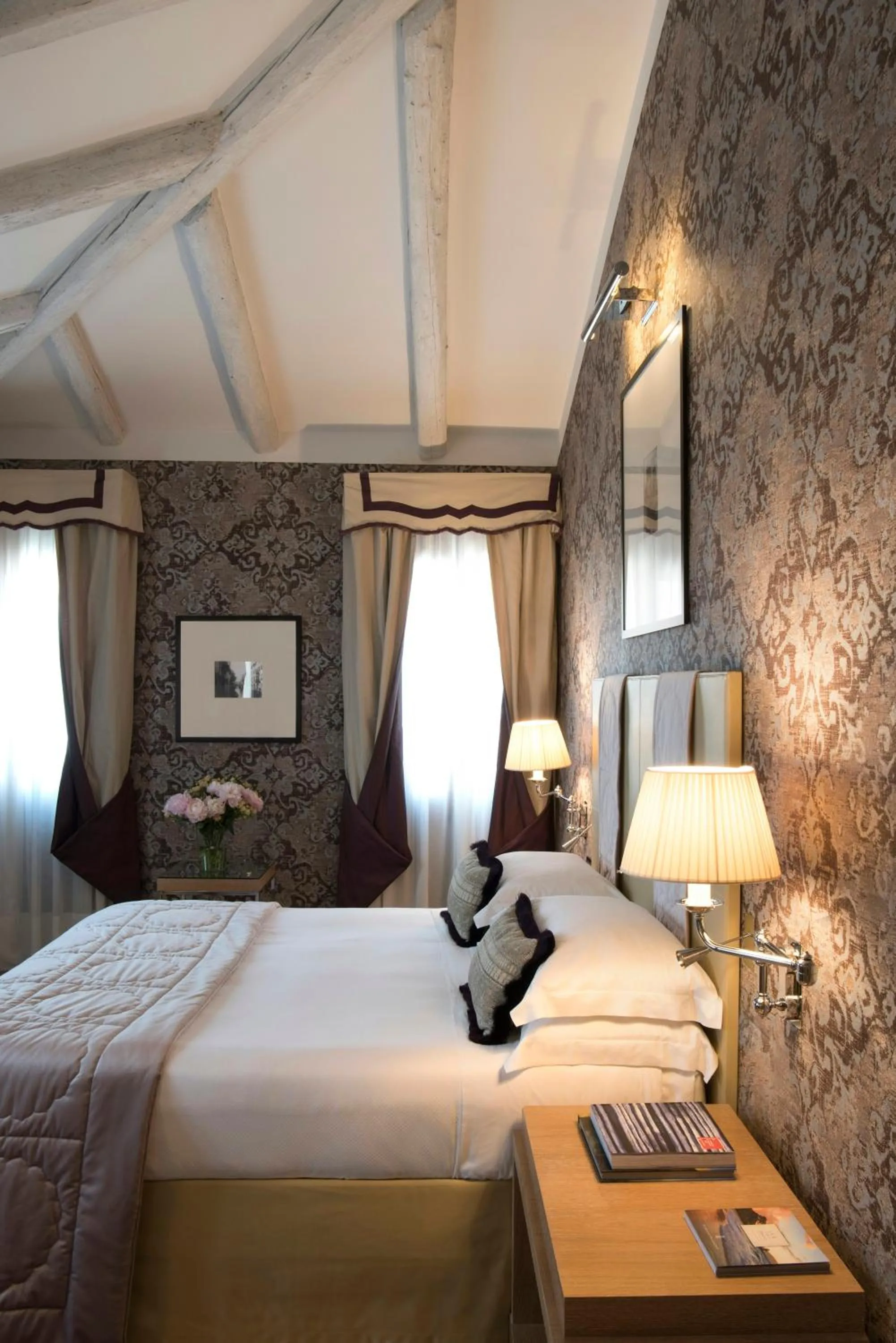 Photo of the whole room, Bed in Splendid Venice - Starhotels Collezione