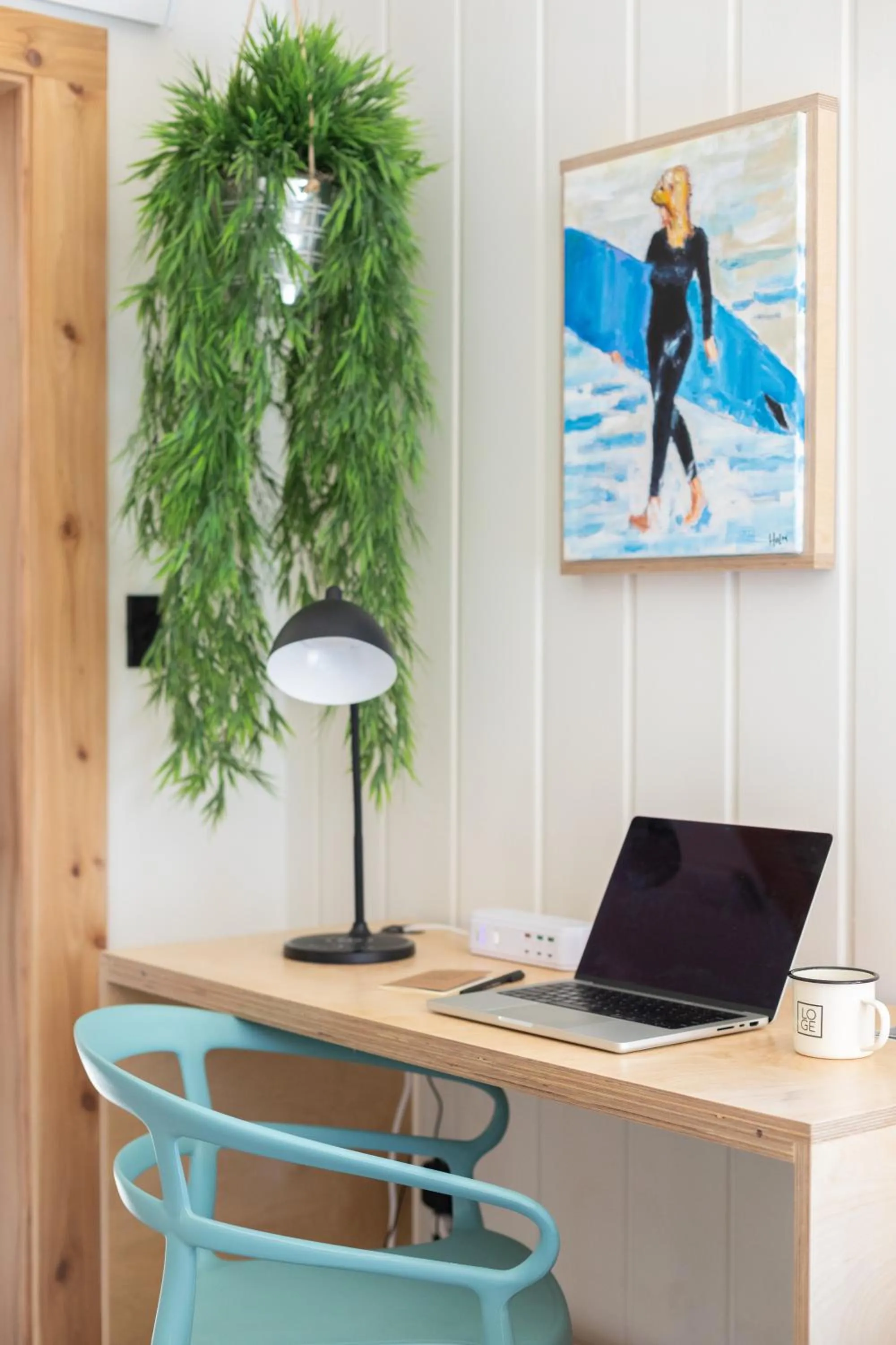 hair dresser in LOGE Westport