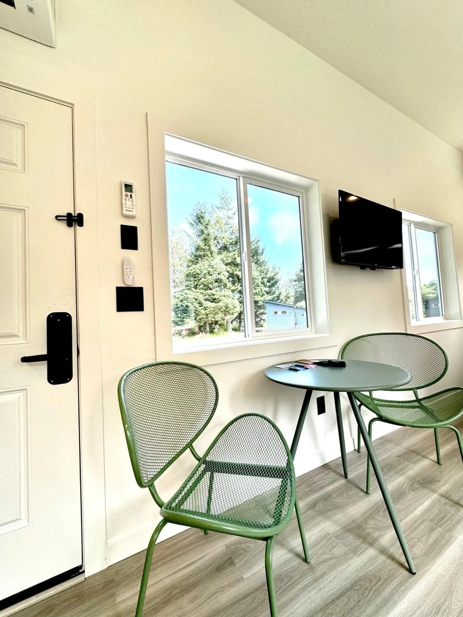 TV and multimedia in LOGE Westport