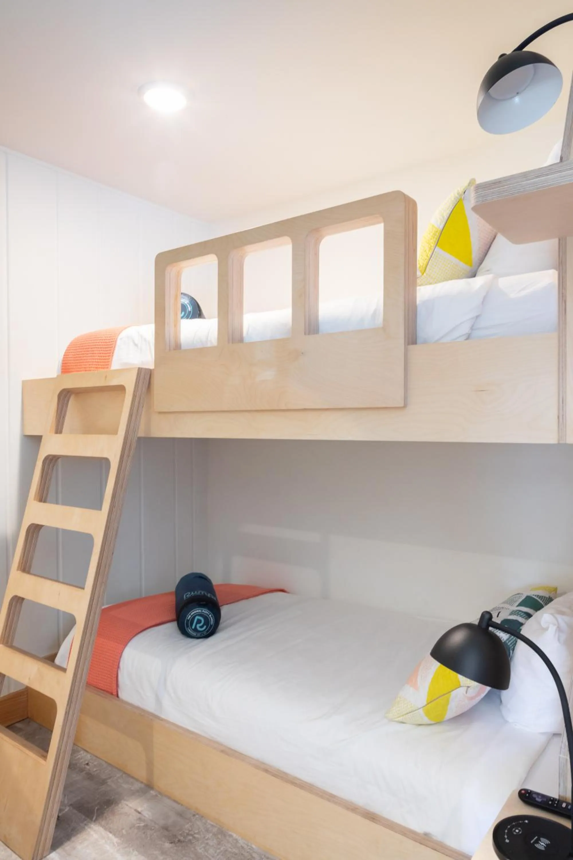 bunk bed, Bed in LOGE Westport