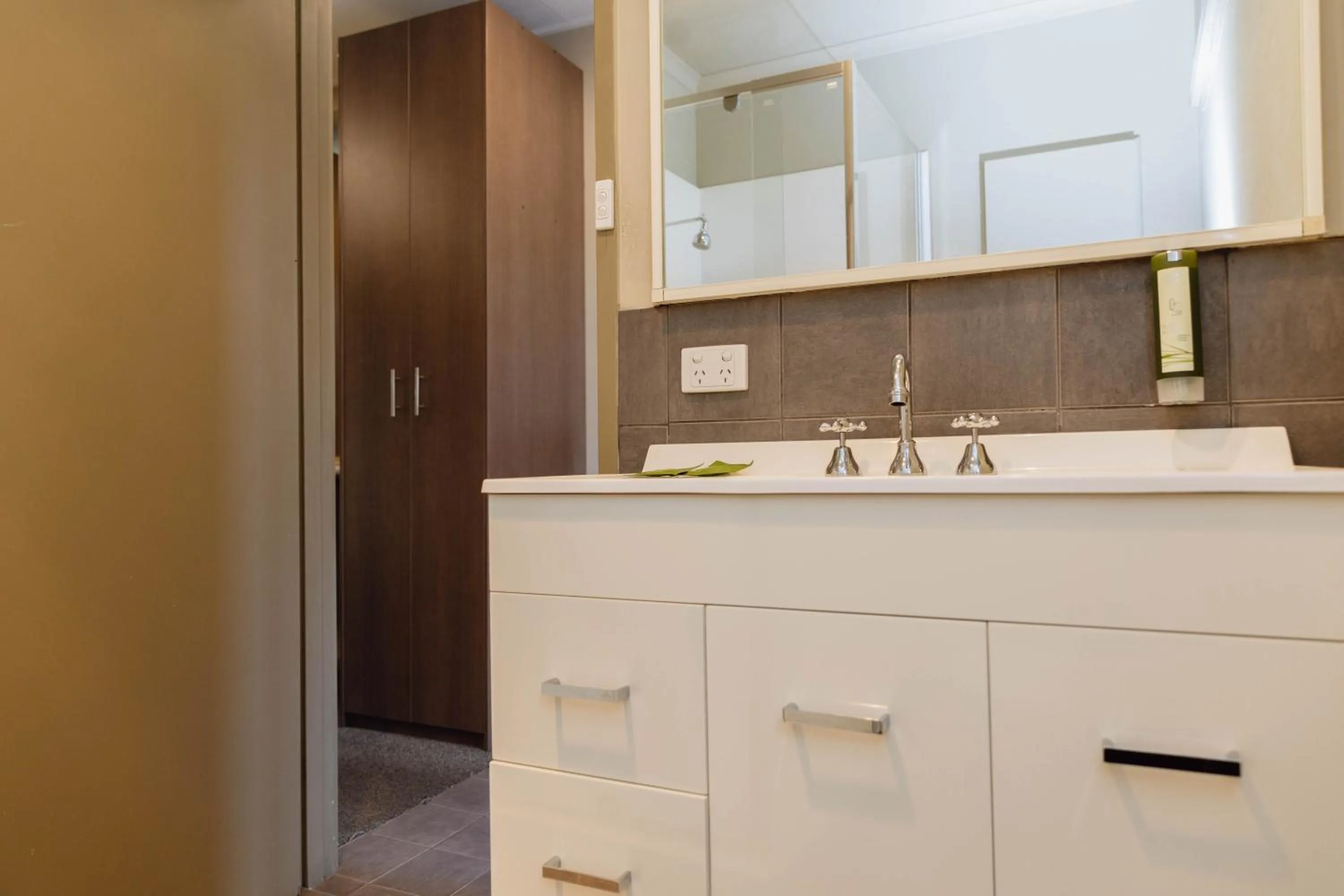 Bathroom in The Bright Motor Inn