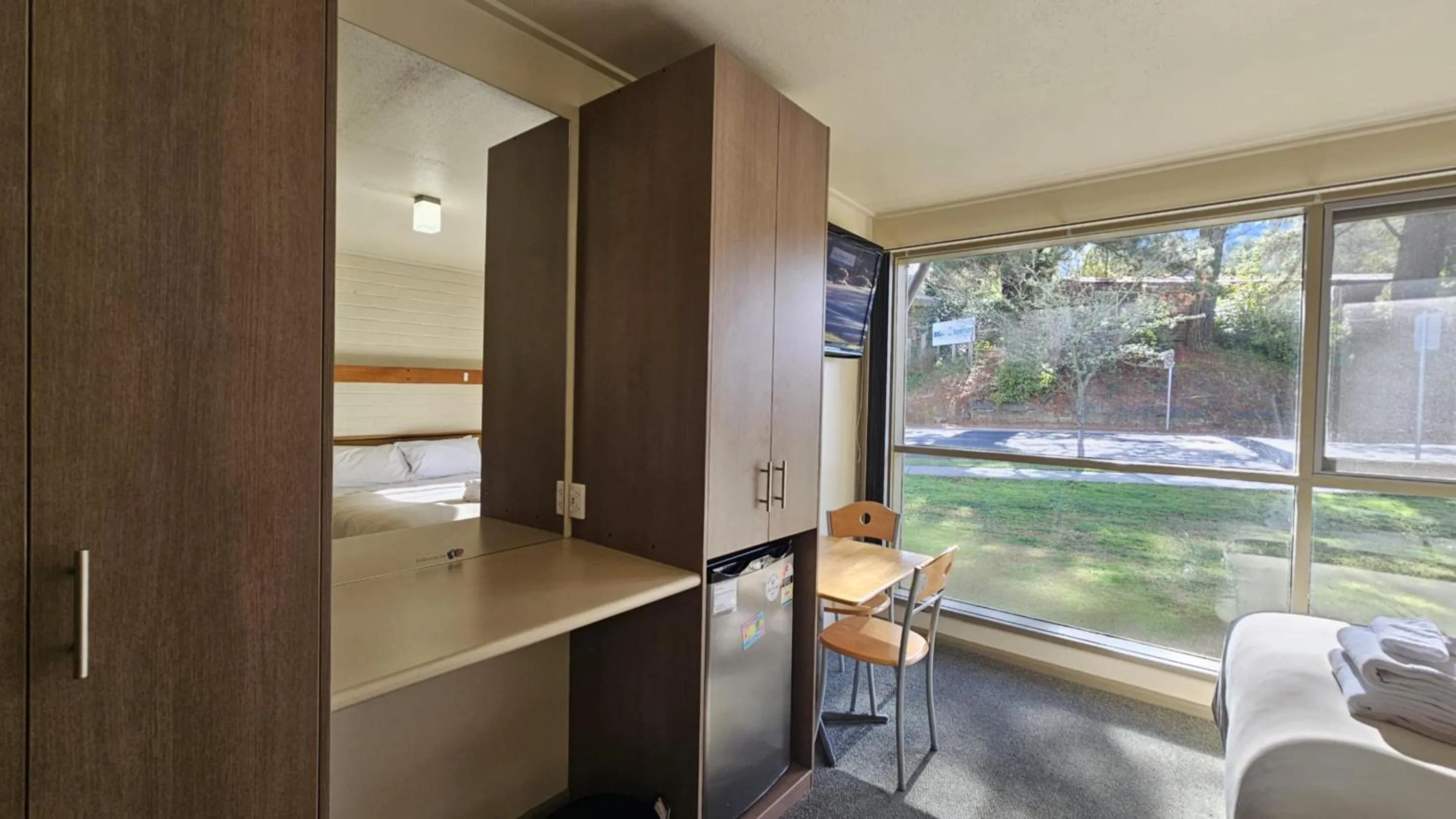 Dining area in The Bright Motor Inn