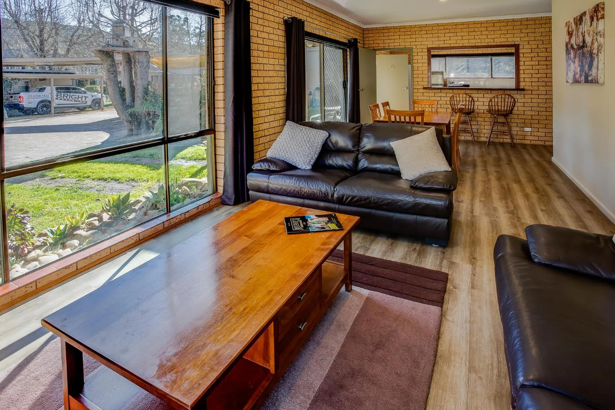 Living room in The Bright Motor Inn