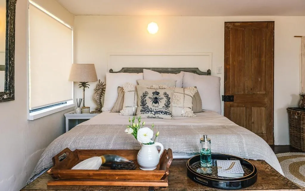 Bed in Waiheke Island Motel