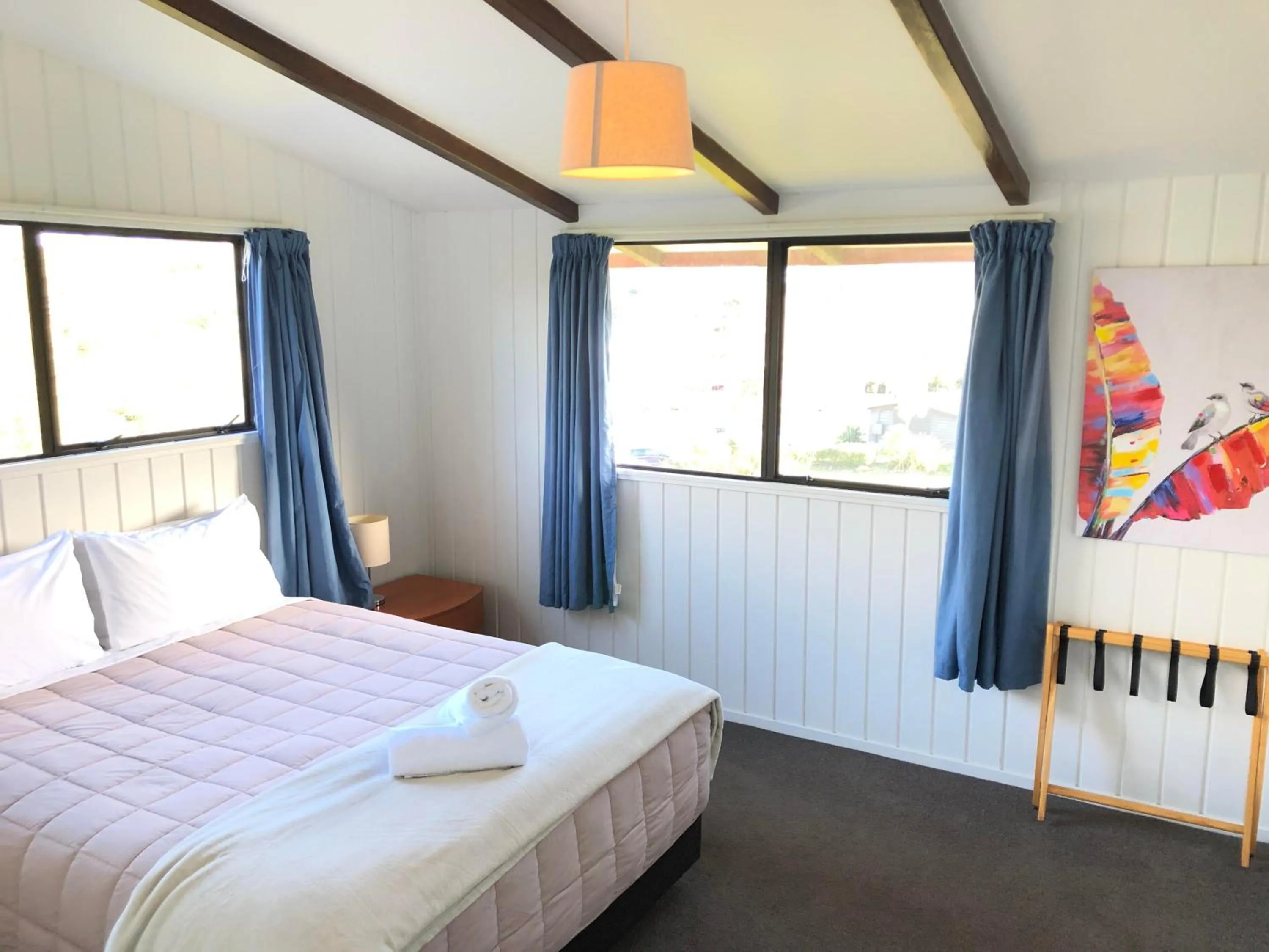 Bed in Waiheke Island Motel