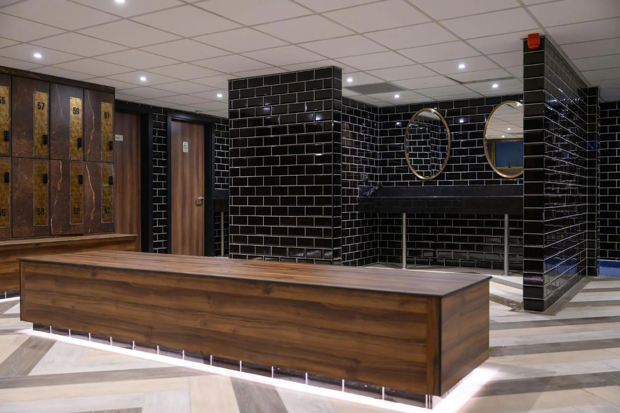 Swimming pool in Newtown Park Hotel