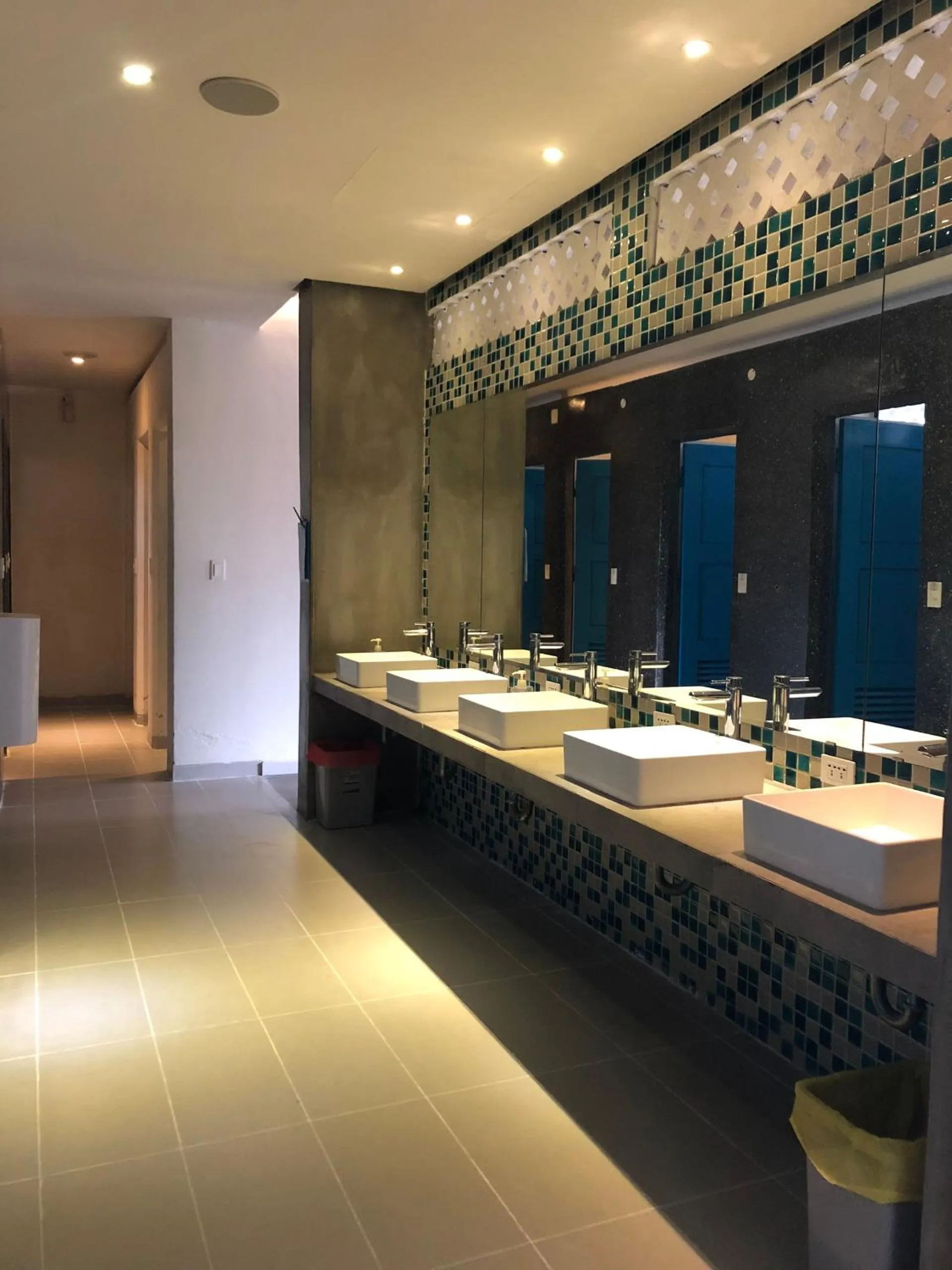 Bathroom in Mad Monkey Hoi An