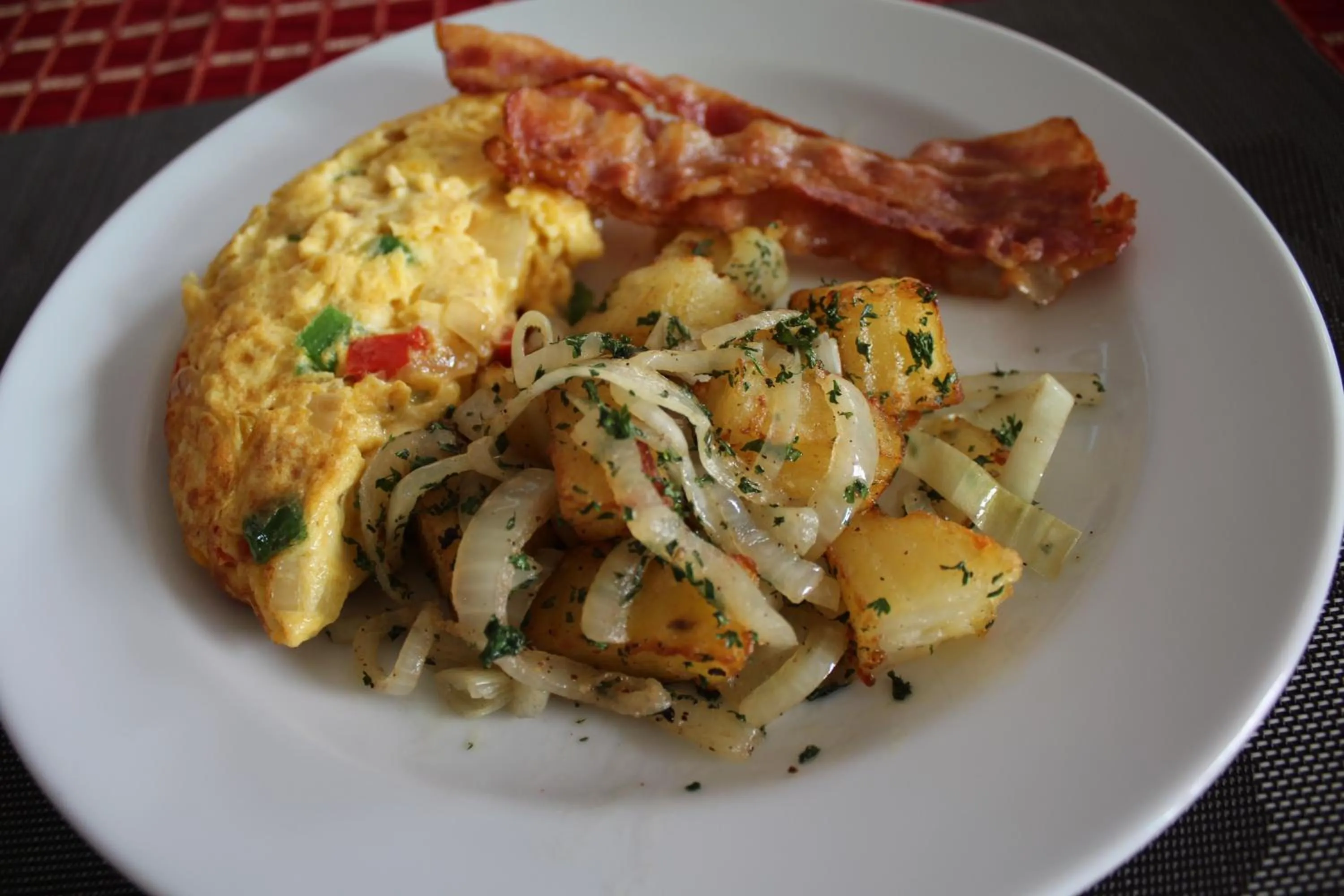 Food and drinks in Summer Breeze Hotel