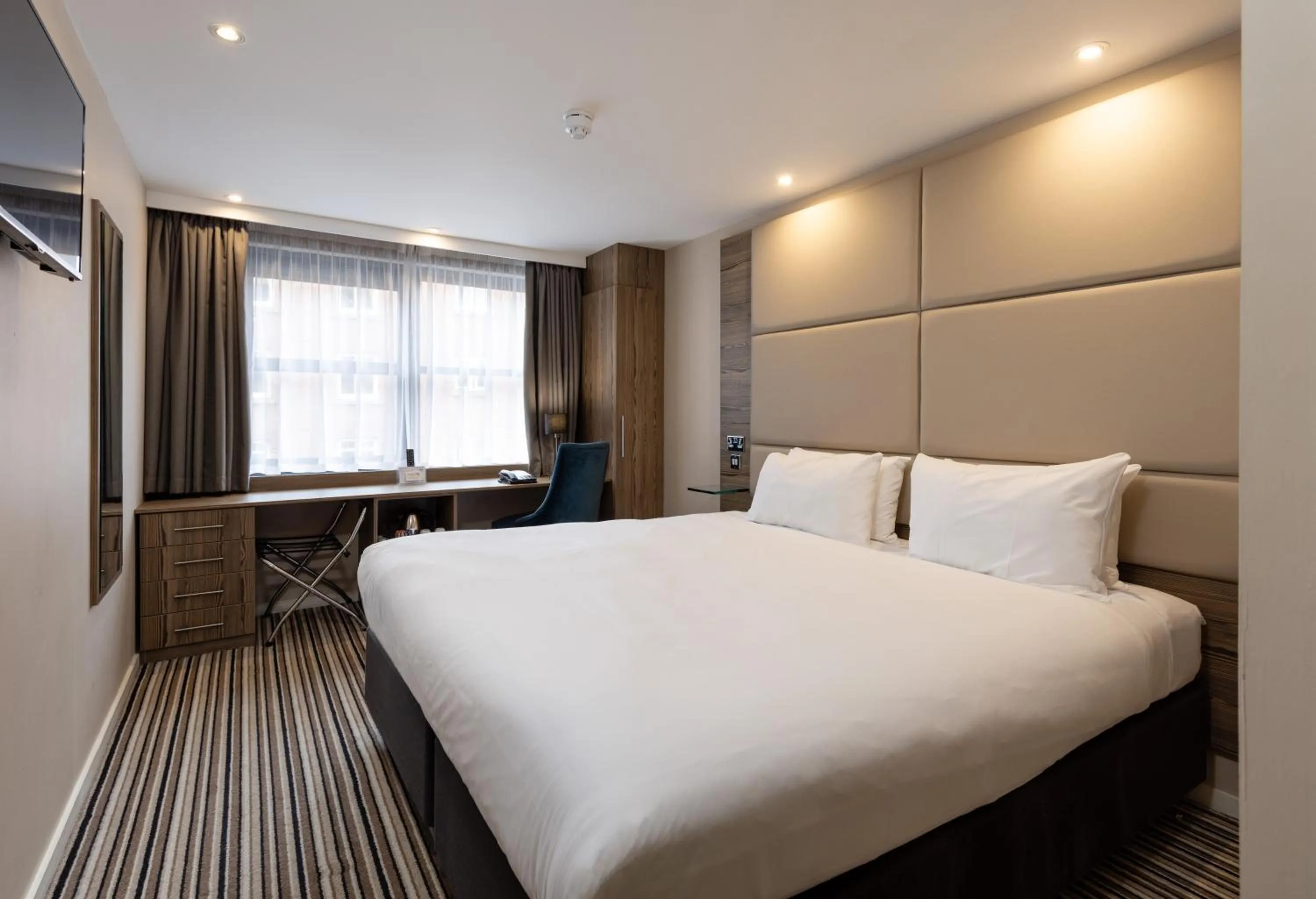 Property building, Bed in Holiday Inn York City Centre by IHG