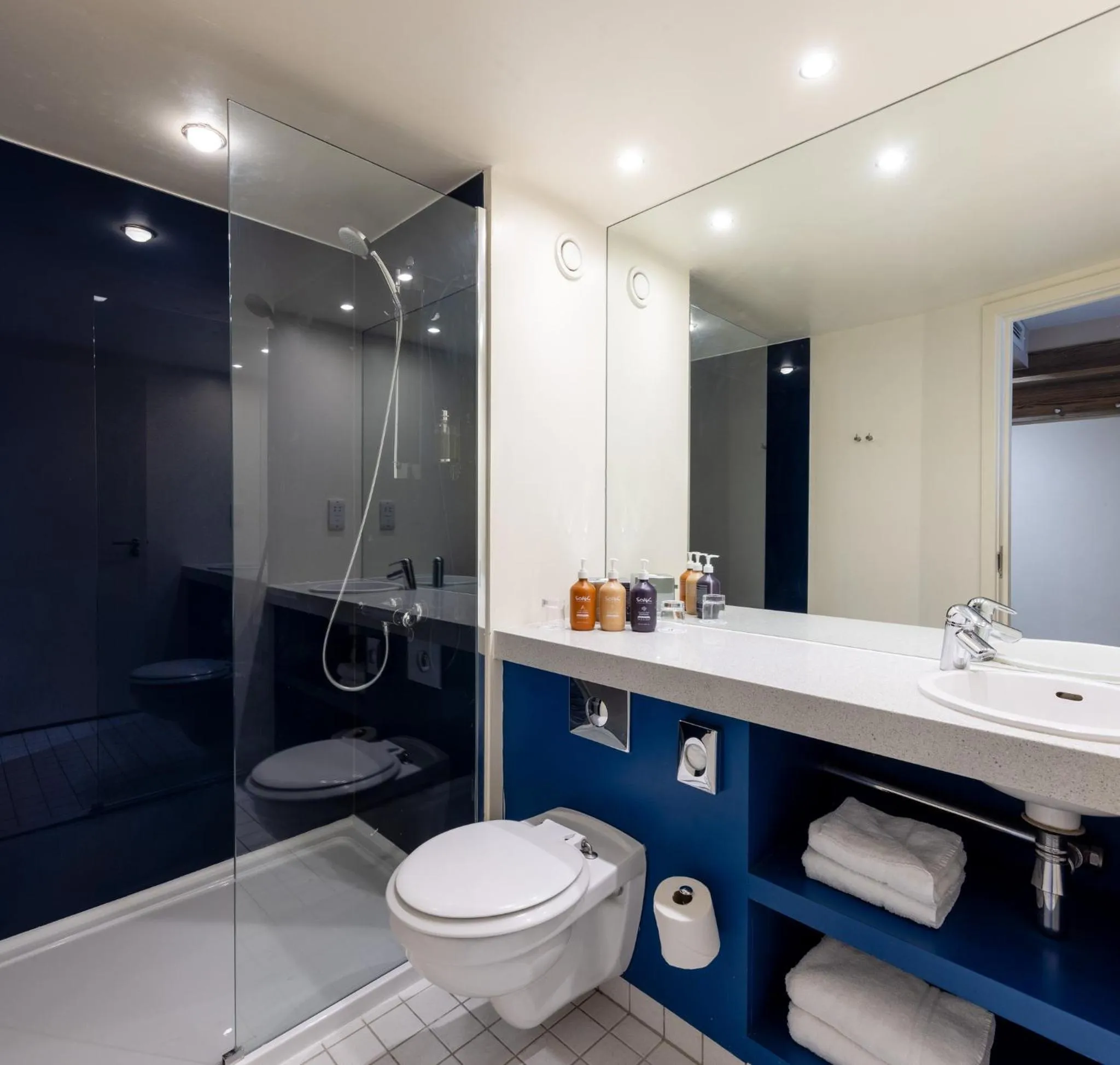 Bathroom in Holiday Inn York City Centre by IHG