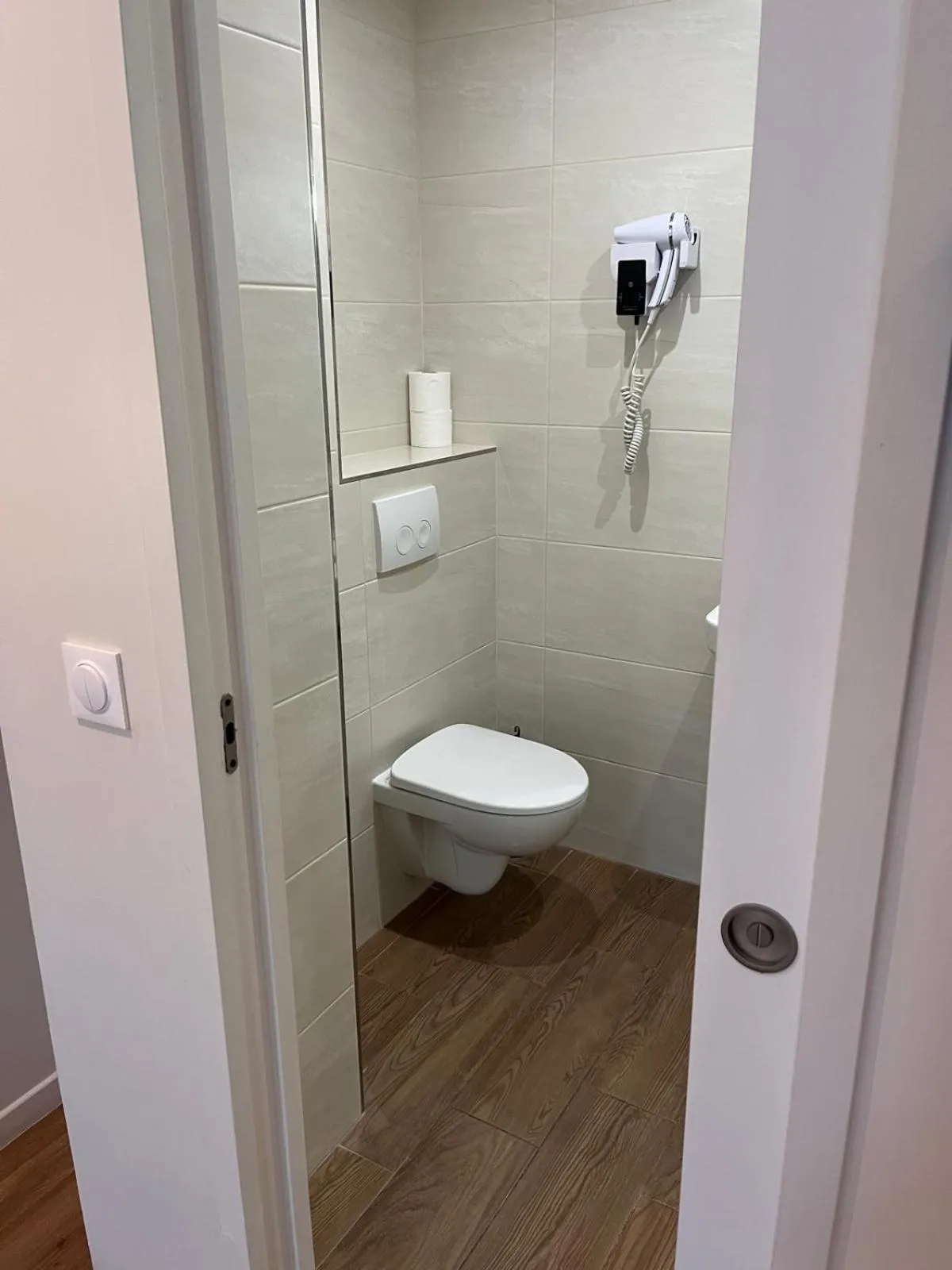 hair dryier in Hipotel Paris Voltaire Bastille