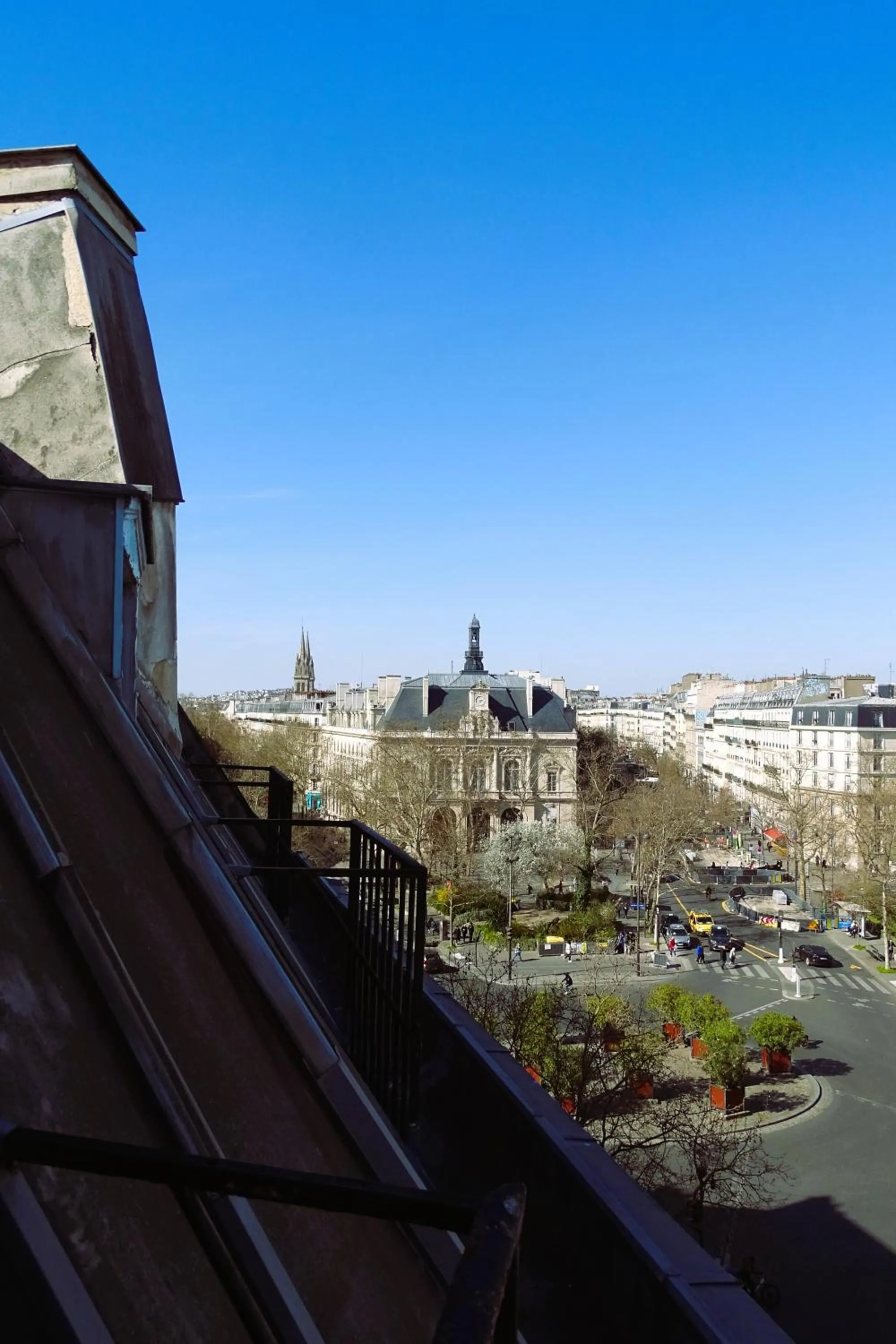 Property building in Hipotel Paris Voltaire Bastille