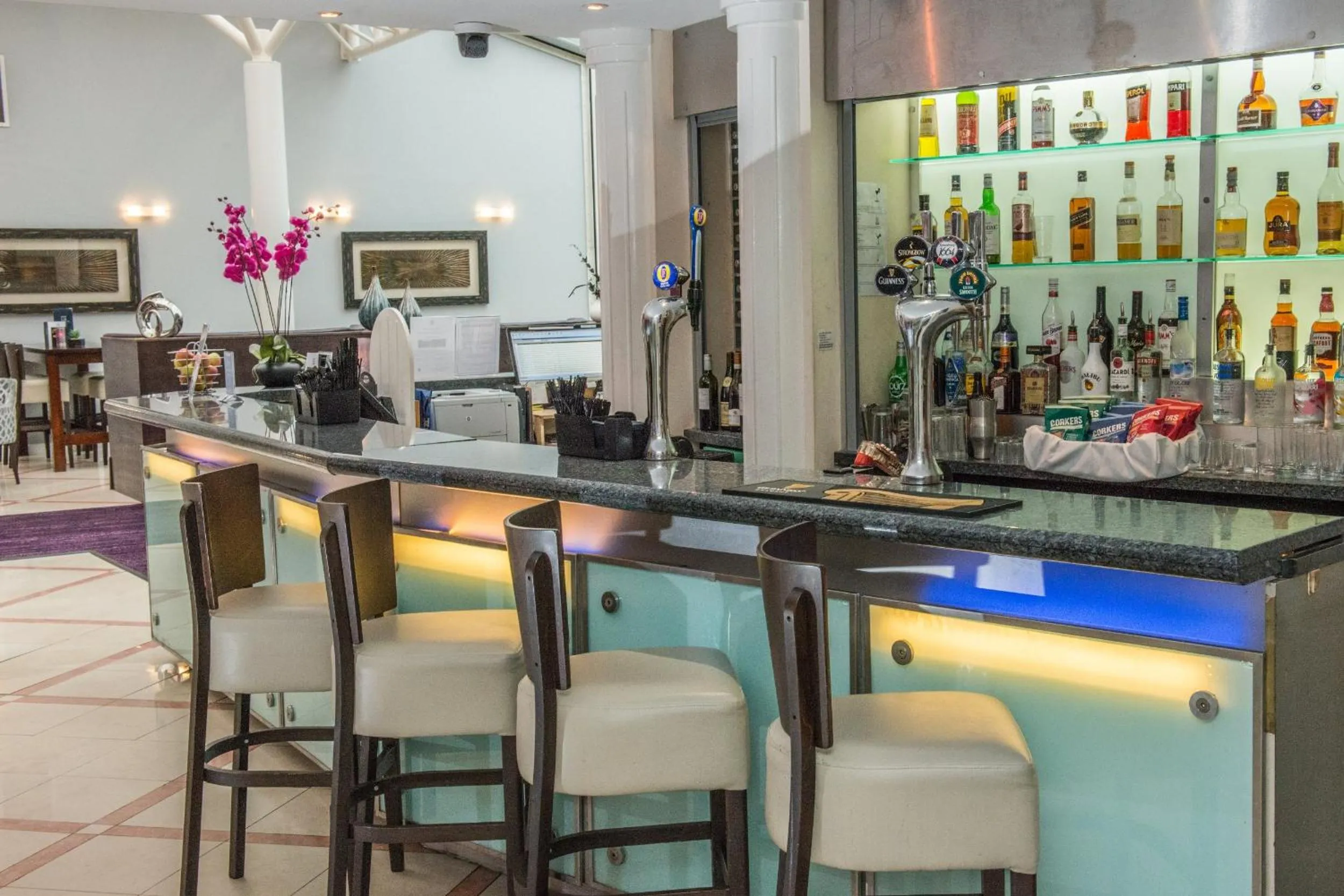 Lounge or bar in Manor Of Groves Hotel, Golf & Health Club