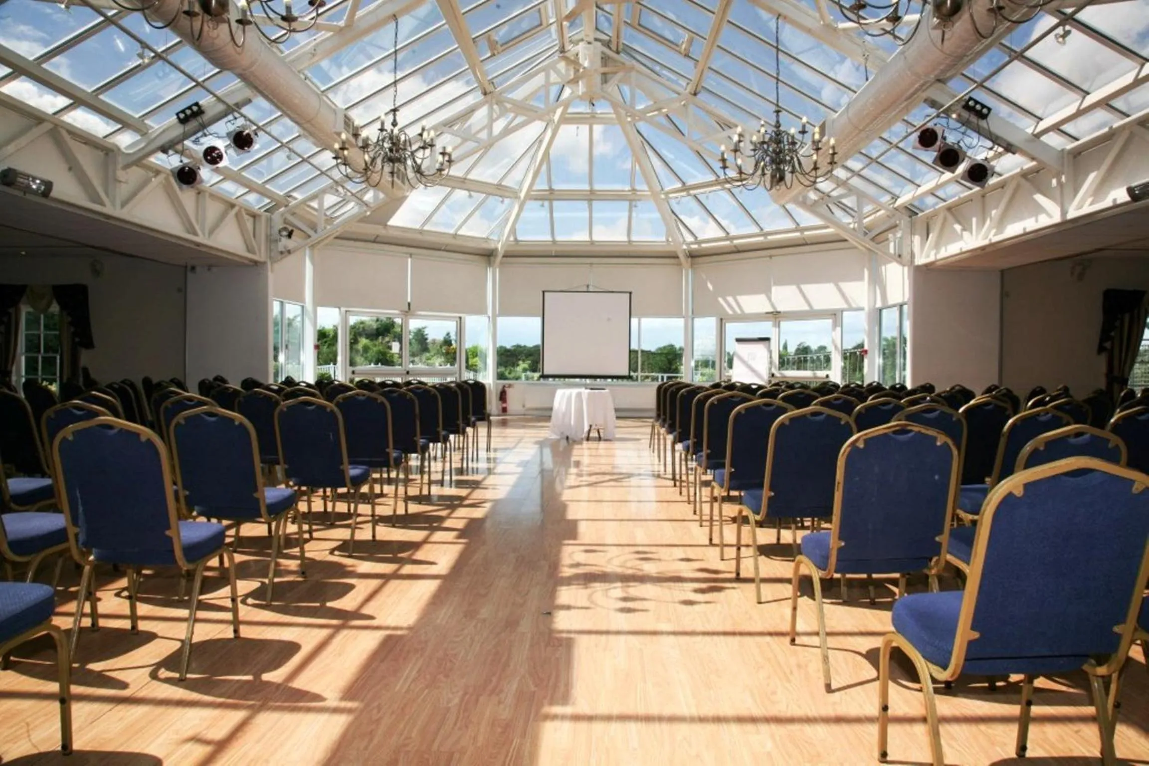 Day in Manor Of Groves Hotel, Golf & Health Club