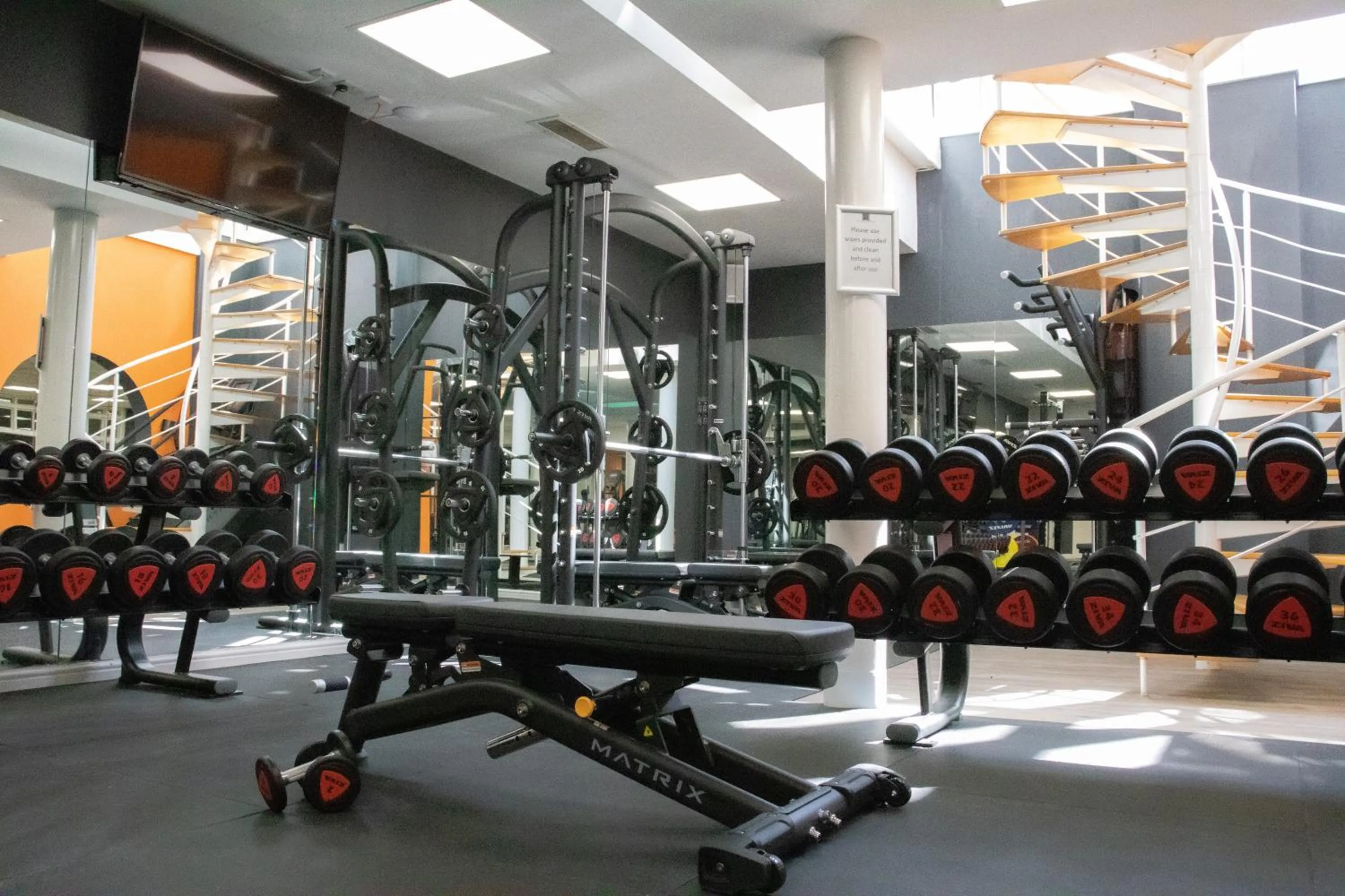 Fitness centre/facilities in Manor Of Groves Hotel, Golf & Health Club