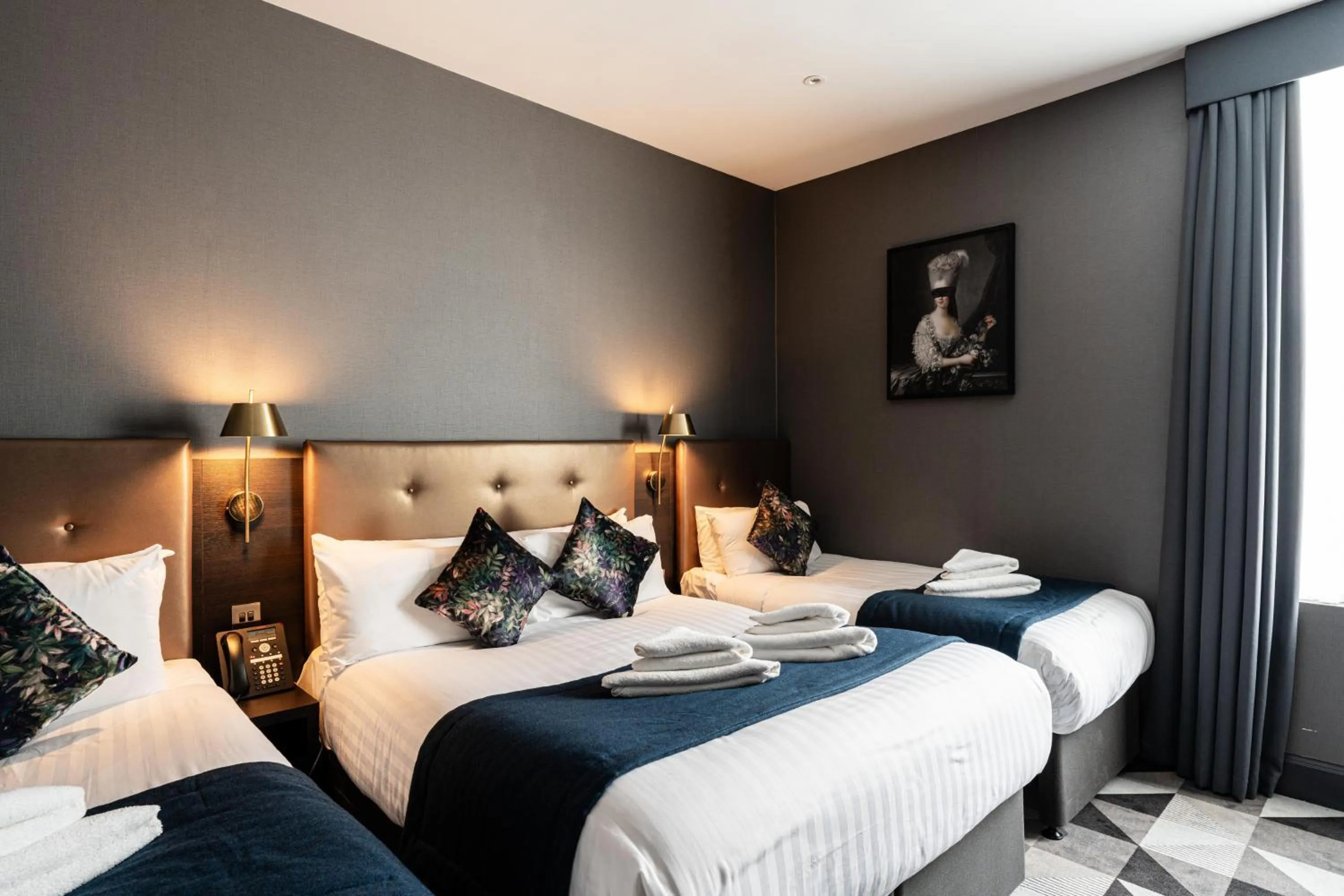 Bed in The House on Warwick