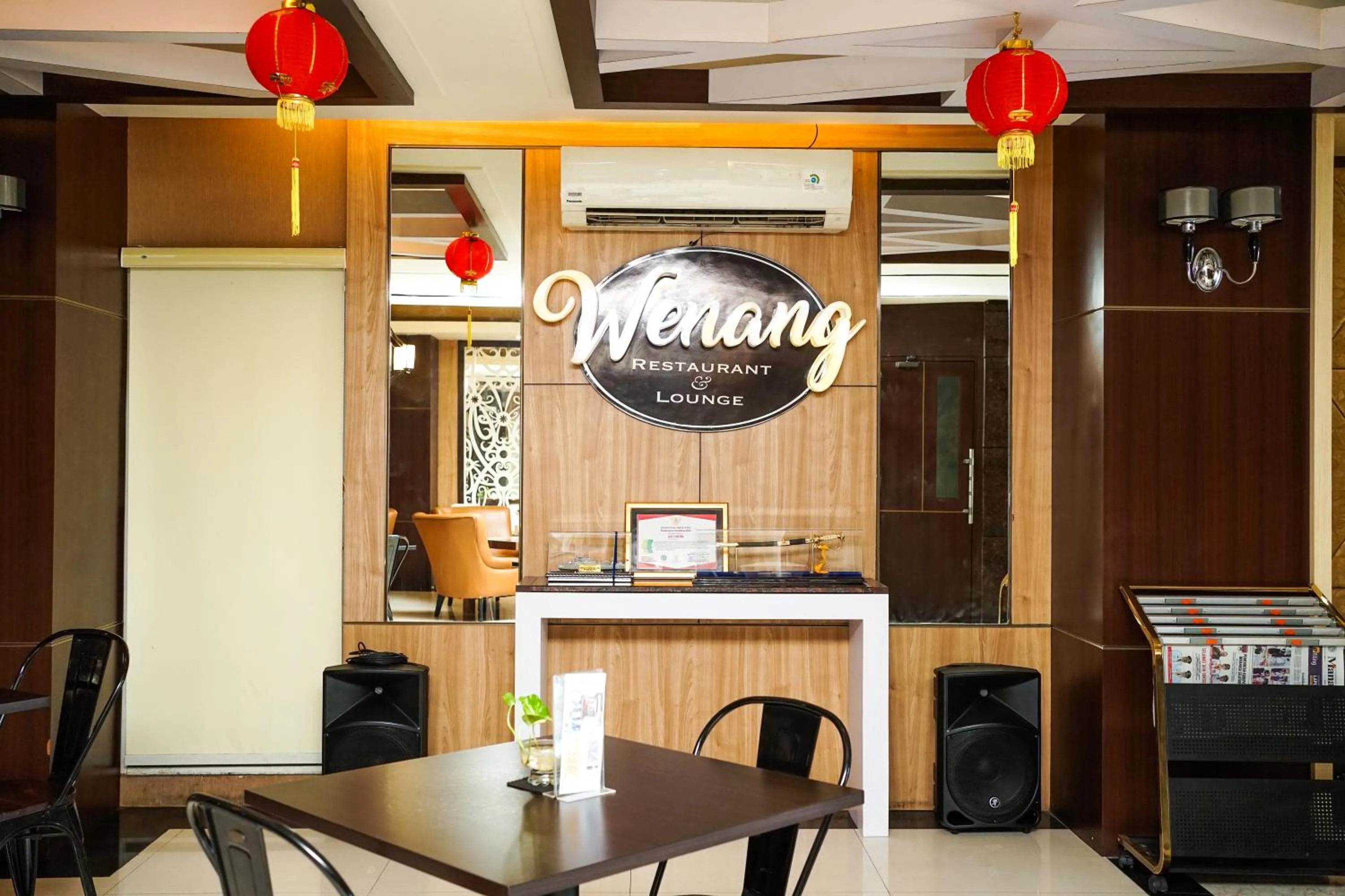 Lounge or bar in JLE'S Hotel