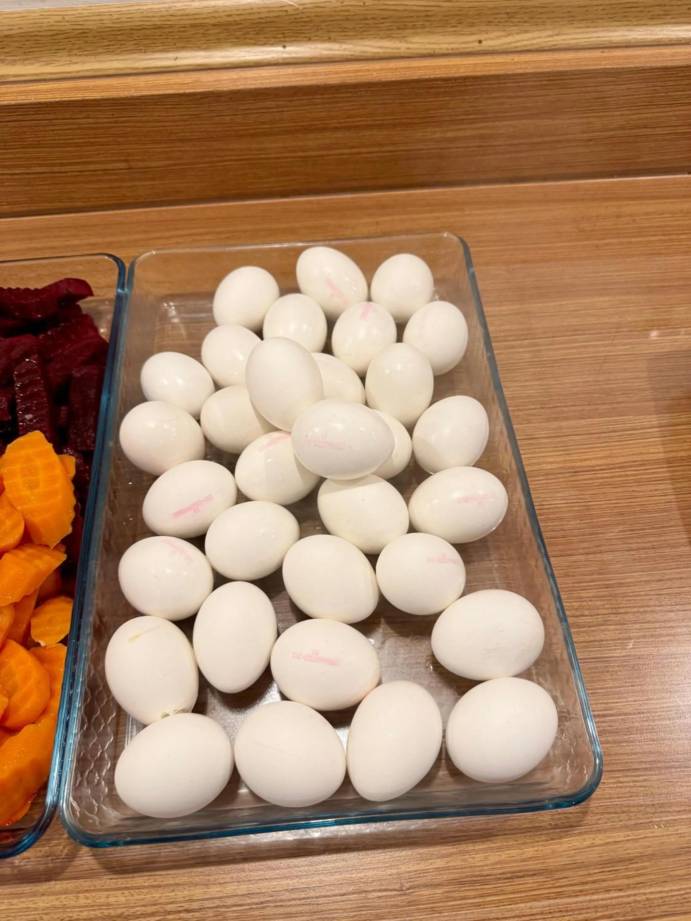 Food and drinks in Red White Hotel