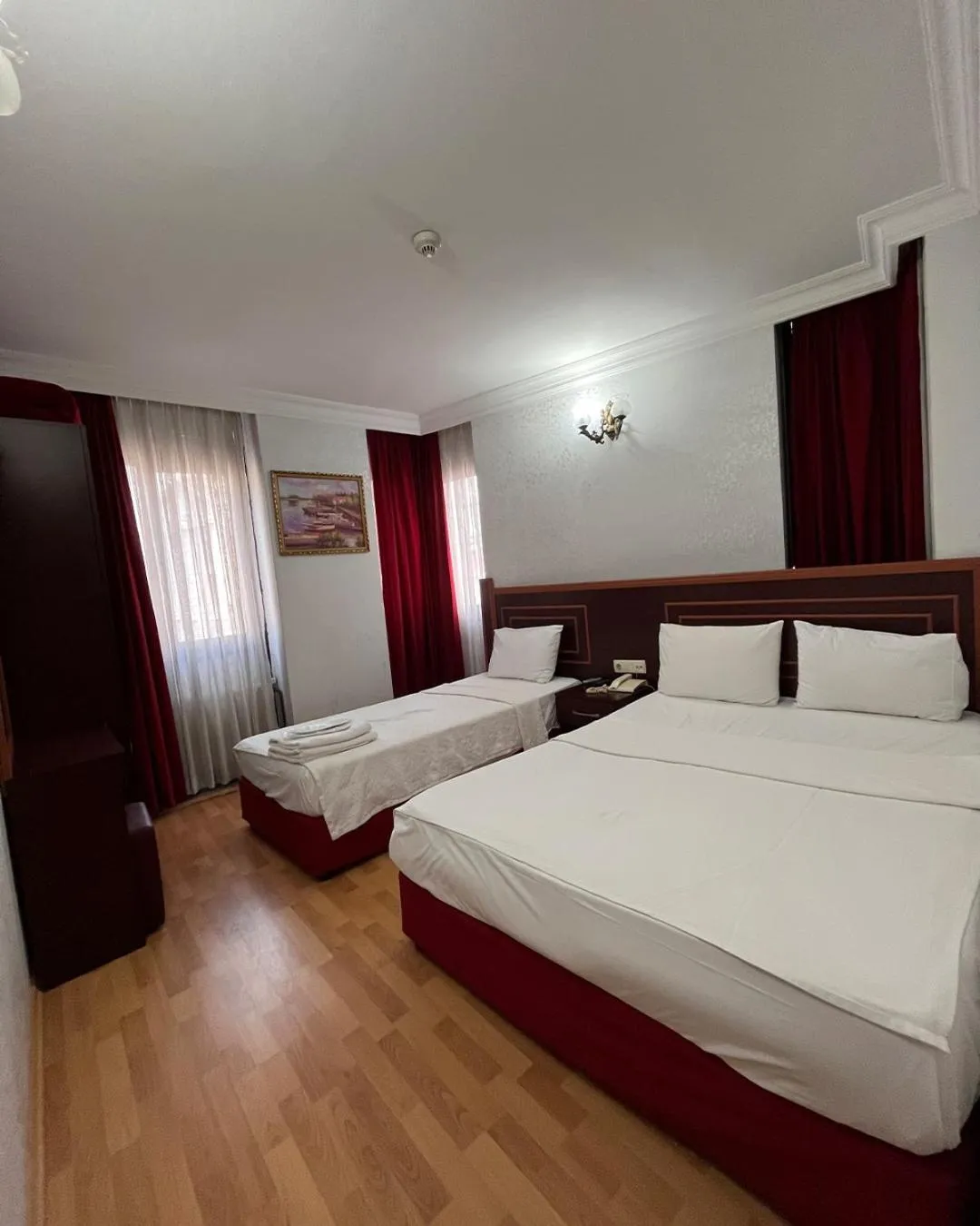 Photo of the whole room, Bed in Red White Hotel