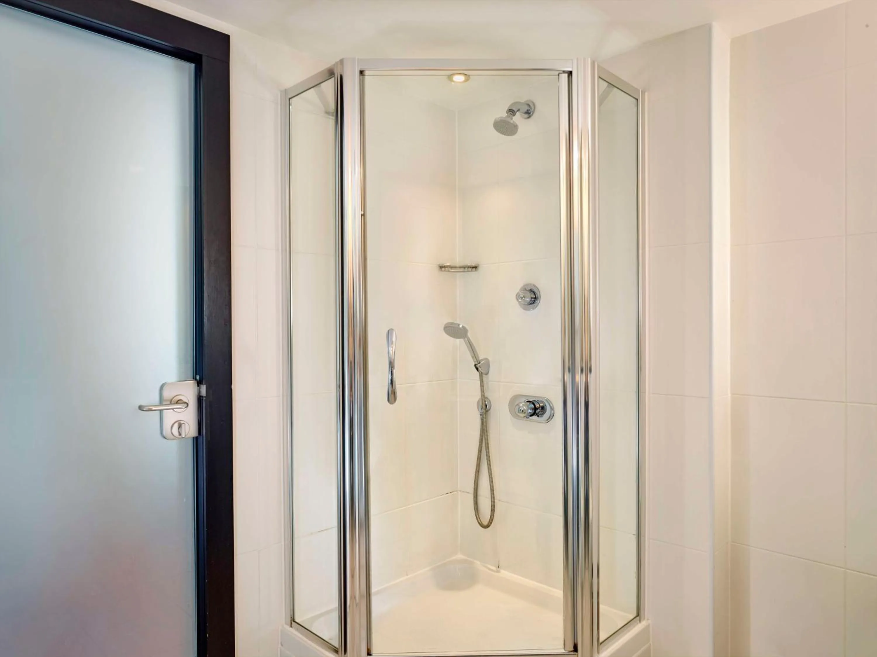 Bedroom in Park Plaza Leeds