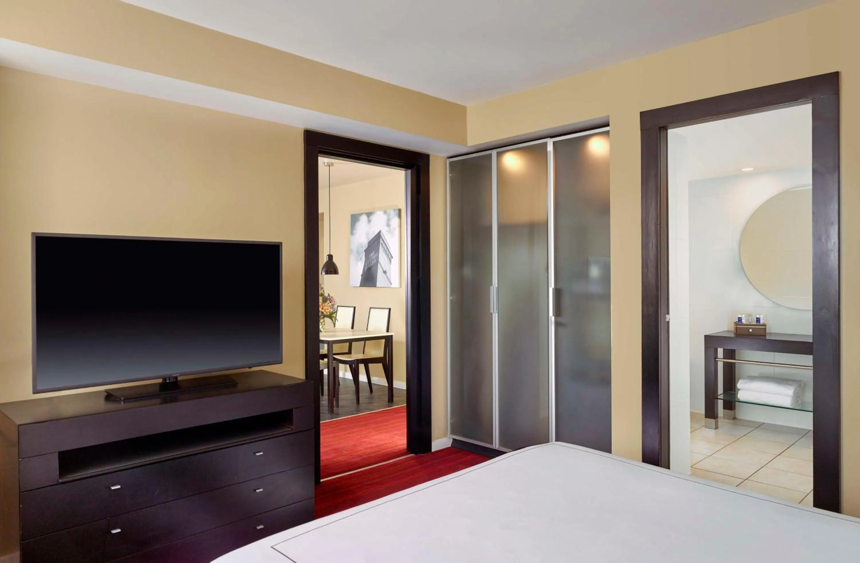 Photo of the whole room, Bed in Park Plaza Leeds