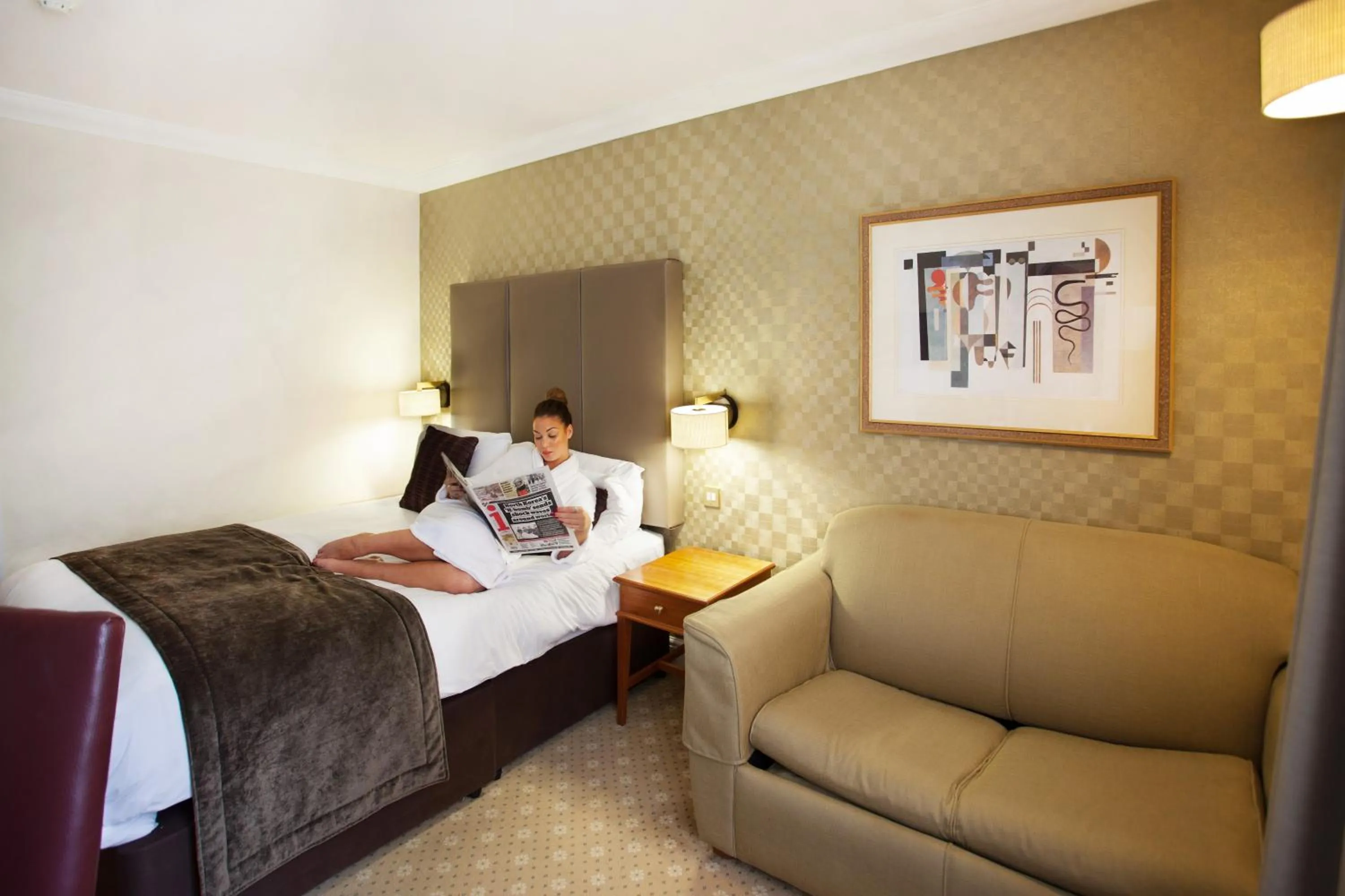 Bedroom, Bed in Apollo Hotel