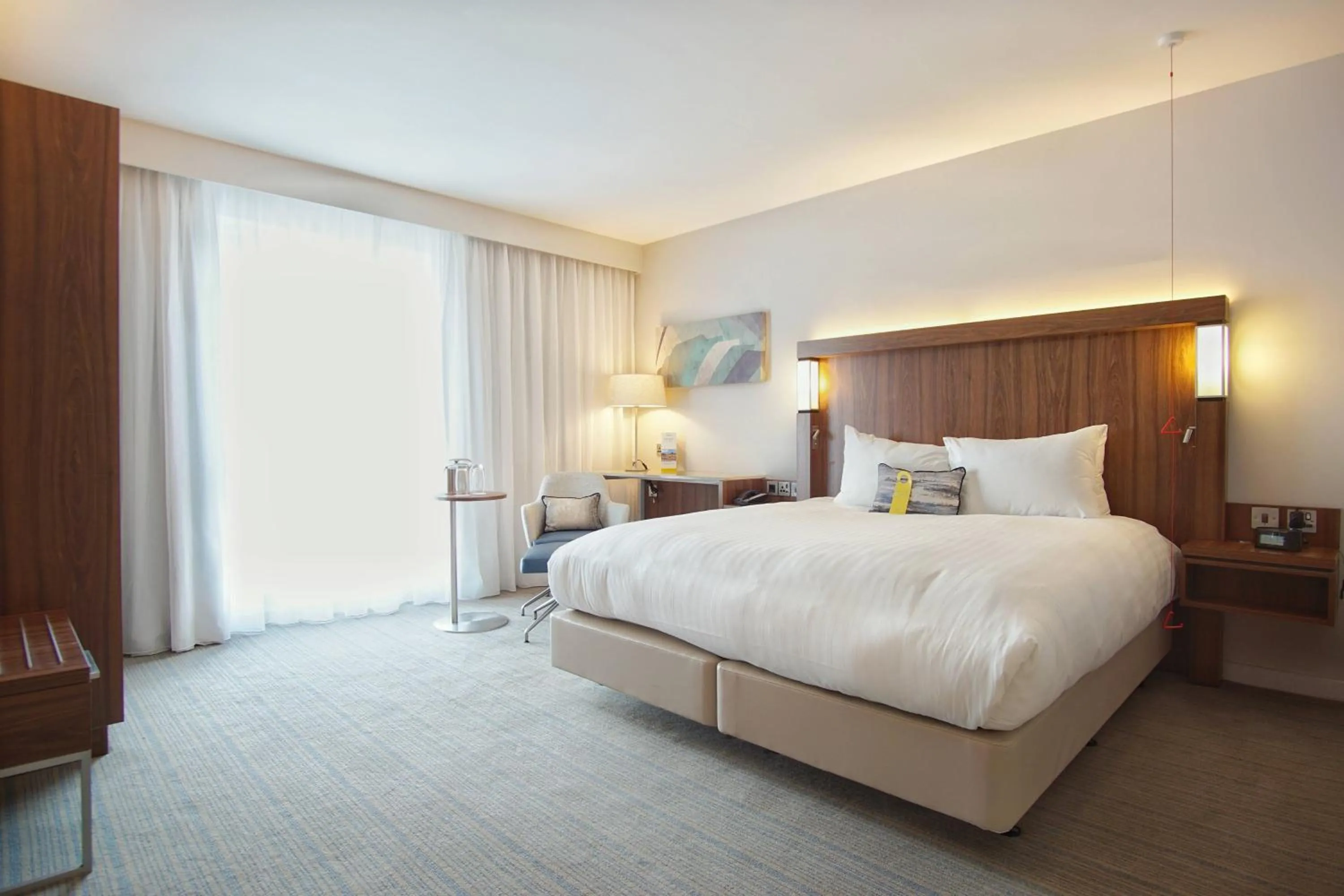 Photo of the whole room, Bed in Courtyard by Marriott Glasgow Airport