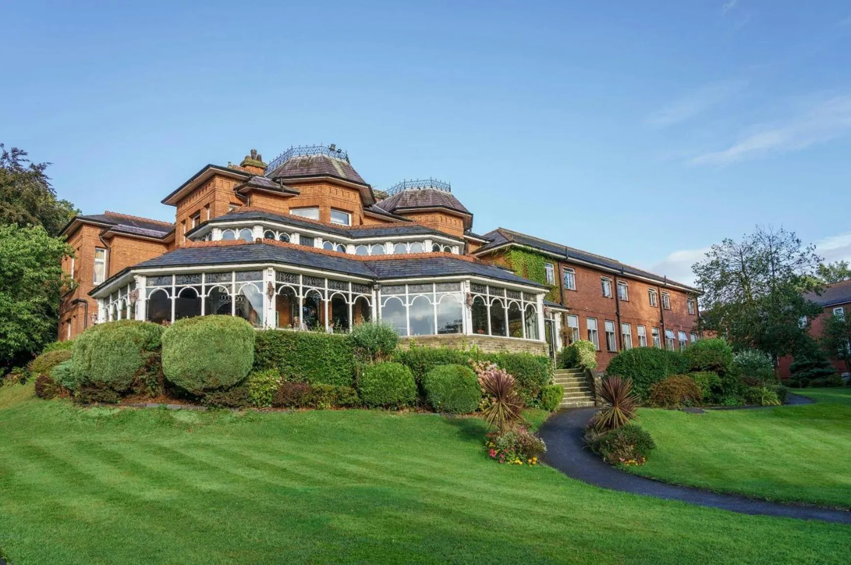 Property building in Macdonald Kilhey Court Hotel