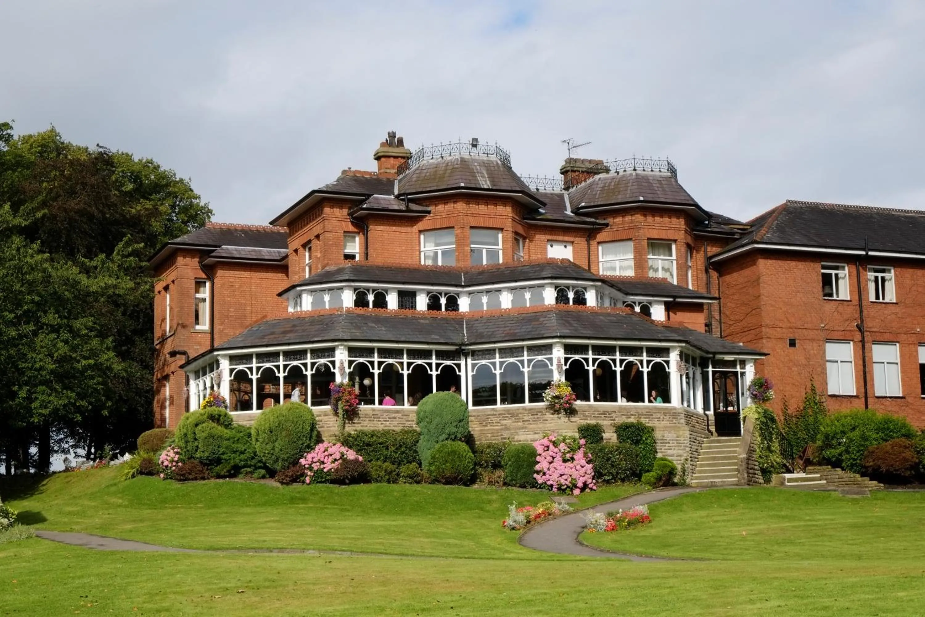 Property building in Macdonald Kilhey Court Hotel