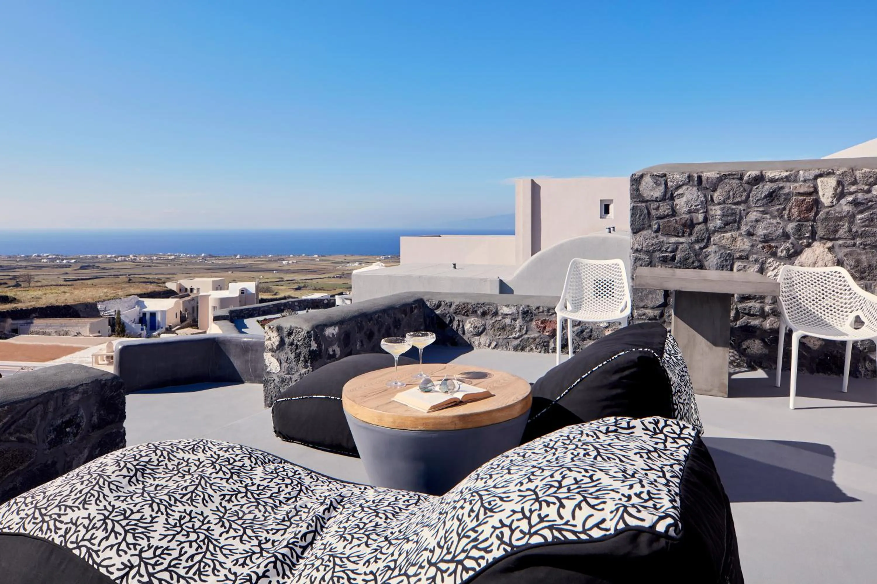 Patio in Elysian Santorini