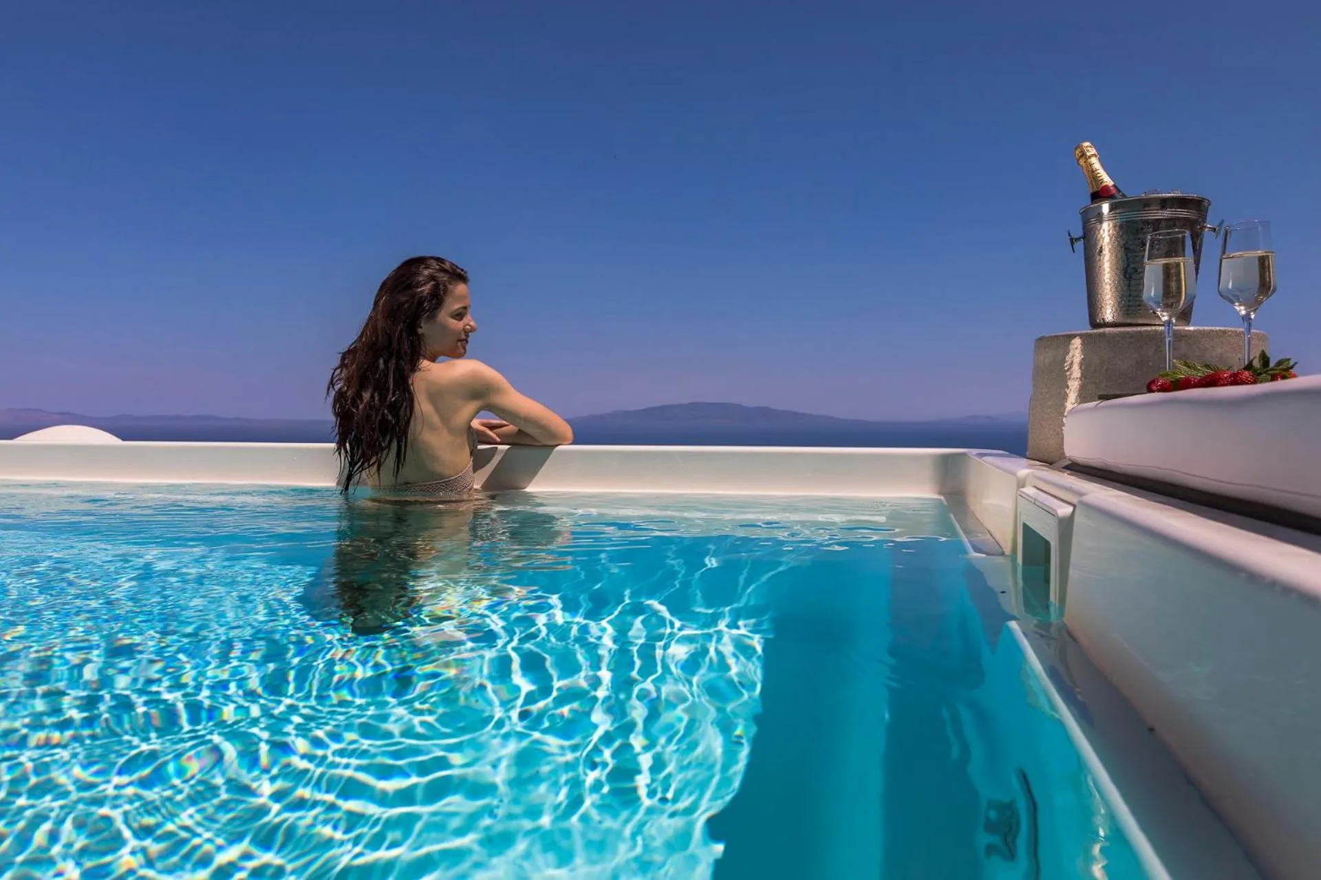 Swimming pool in Elysian Santorini