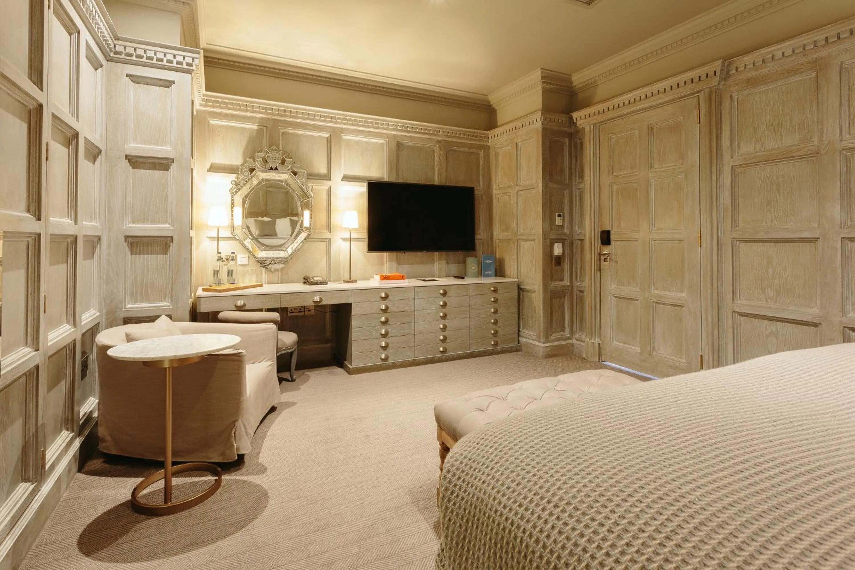 TV and multimedia, Bed in The Scotsman Hotel