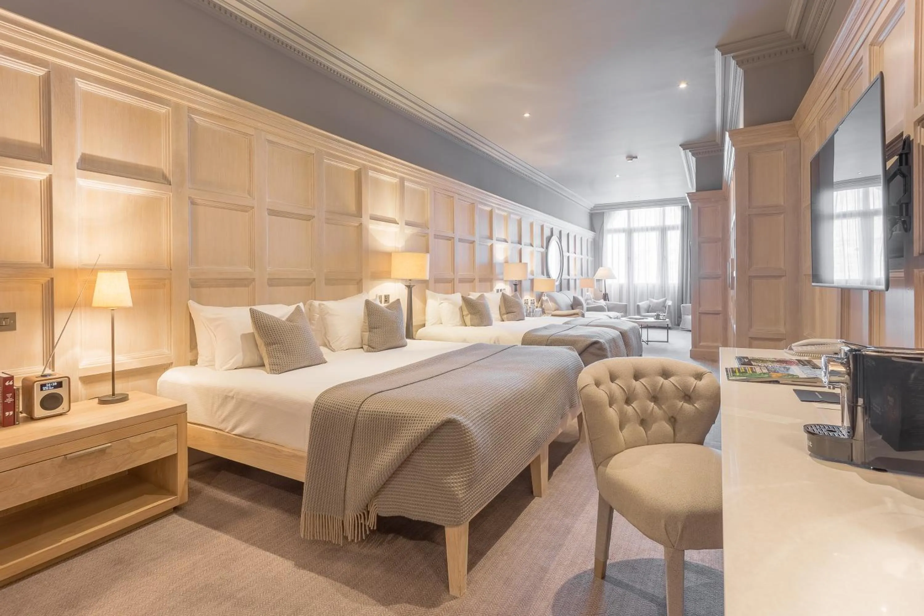 Photo of the whole room, Bed in The Scotsman Hotel