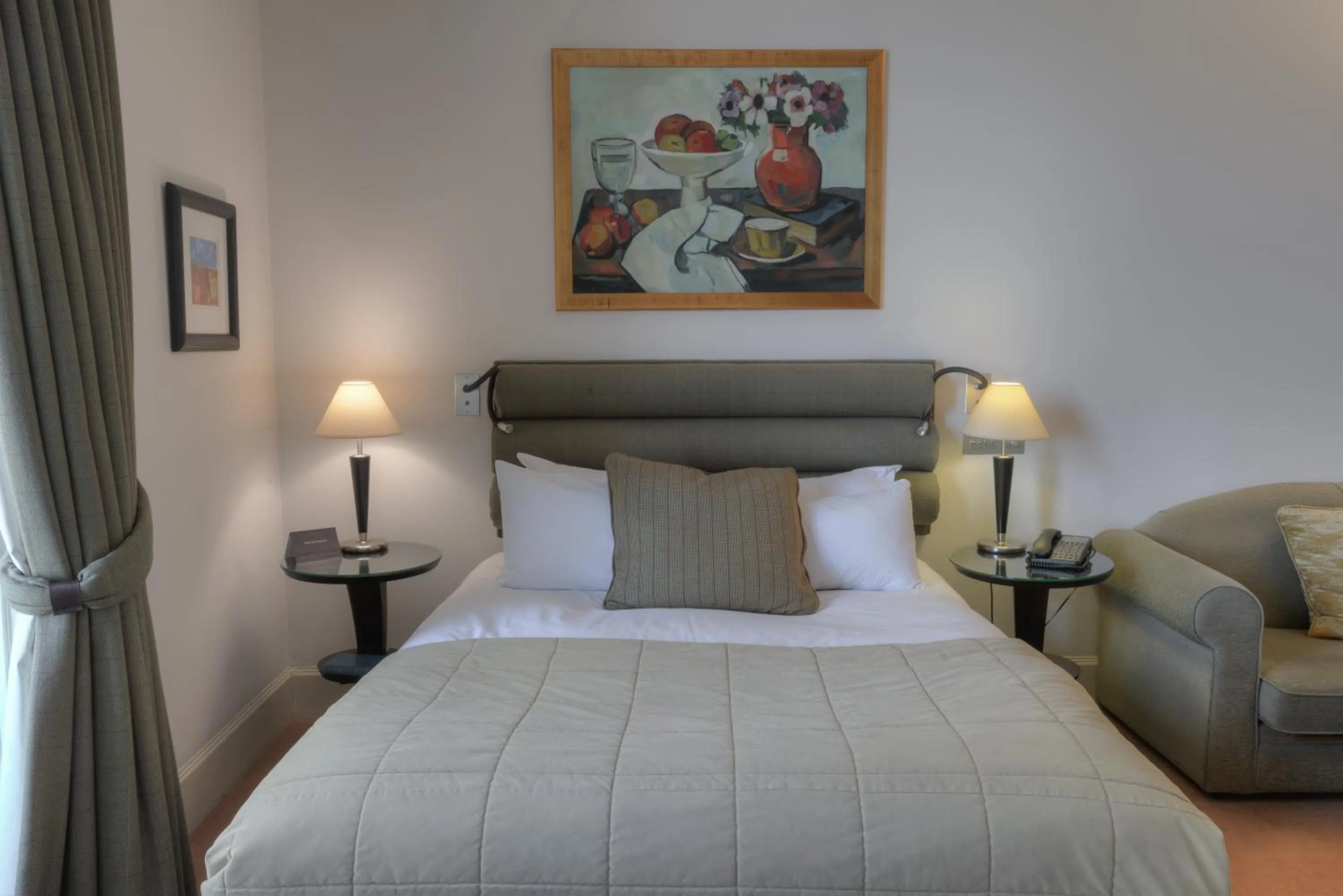 Bedroom, Bed in The Scotsman Hotel