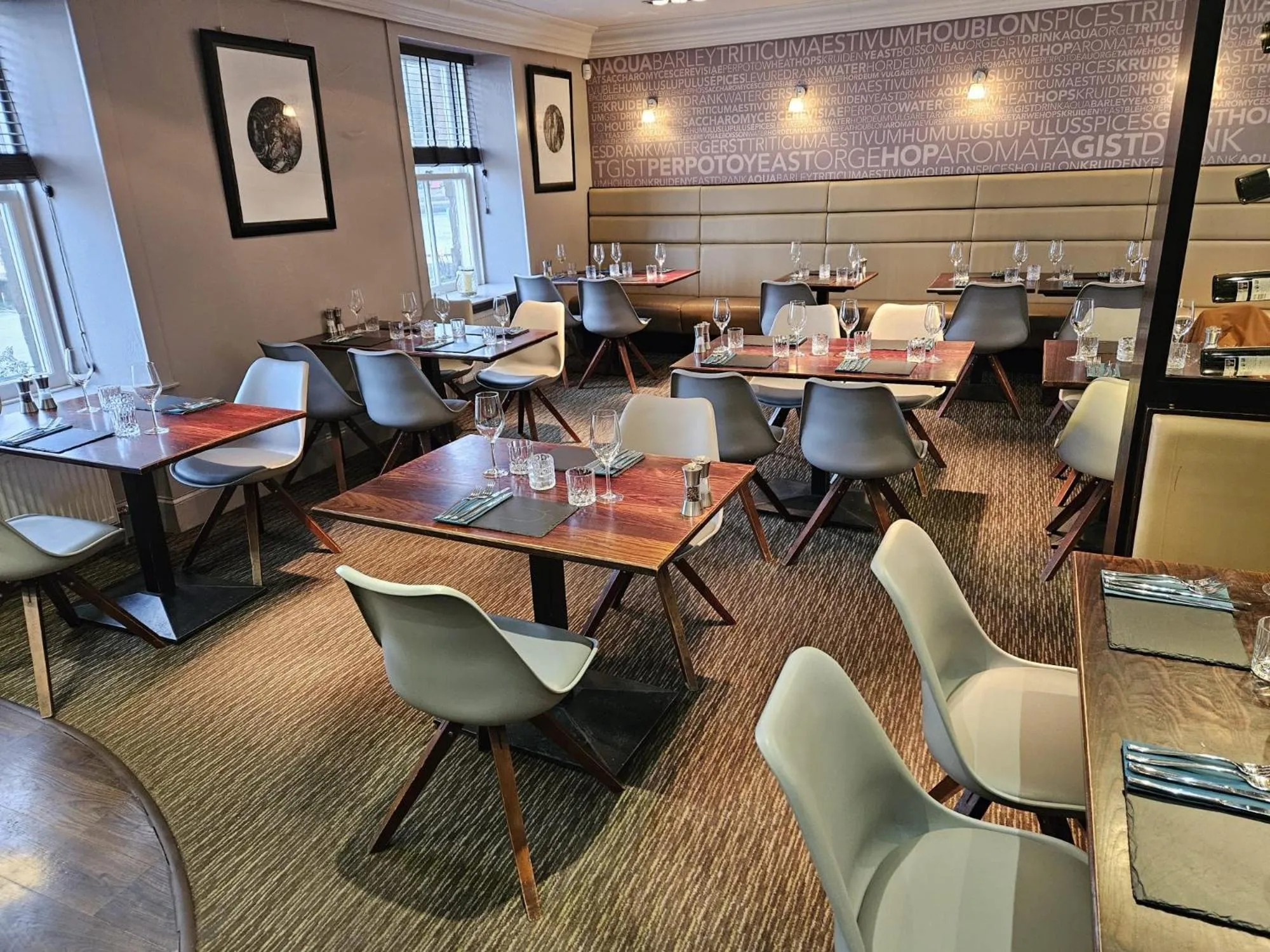 Restaurant/places to eat in The Marine Hotel