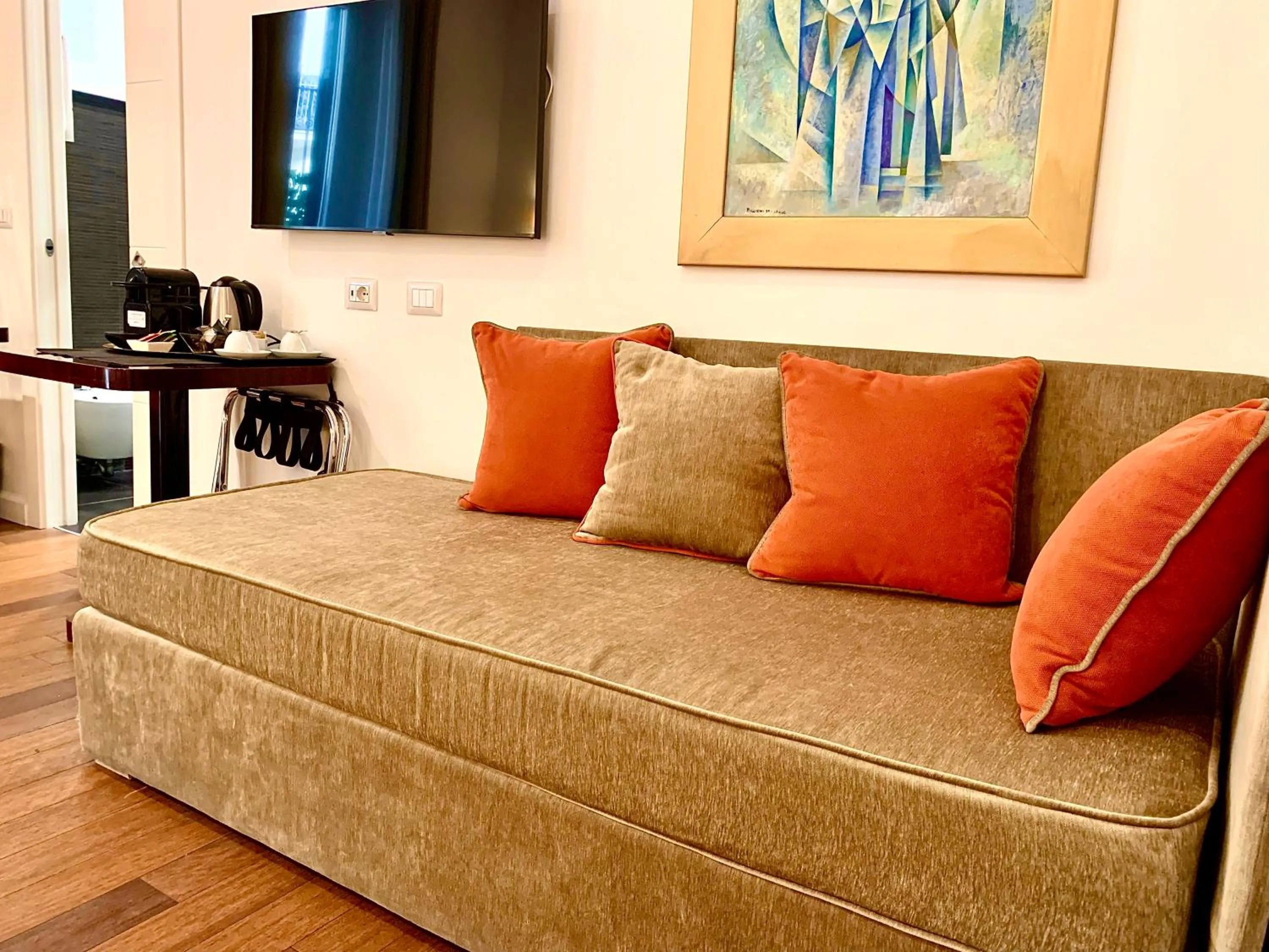 Bedroom in 900 Piazza del Popolo