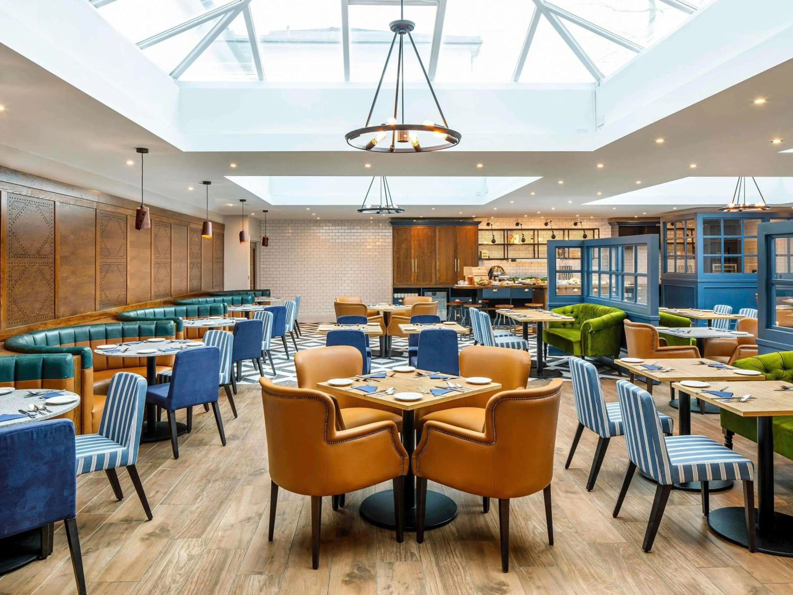 Breakfast in Mercure Oxford Hawkwell House Hotel