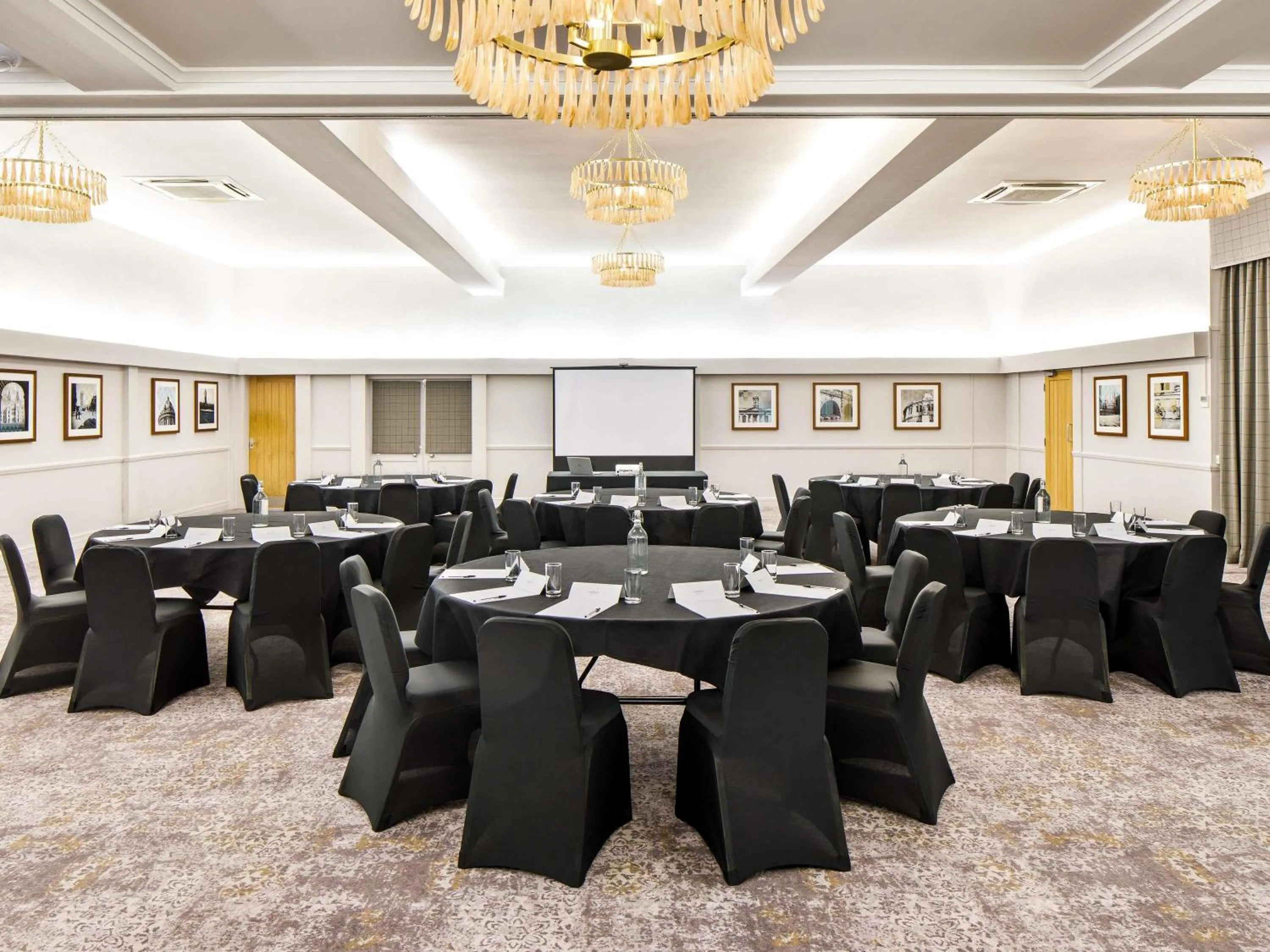 Meeting/conference room in Mercure Oxford Hawkwell House Hotel