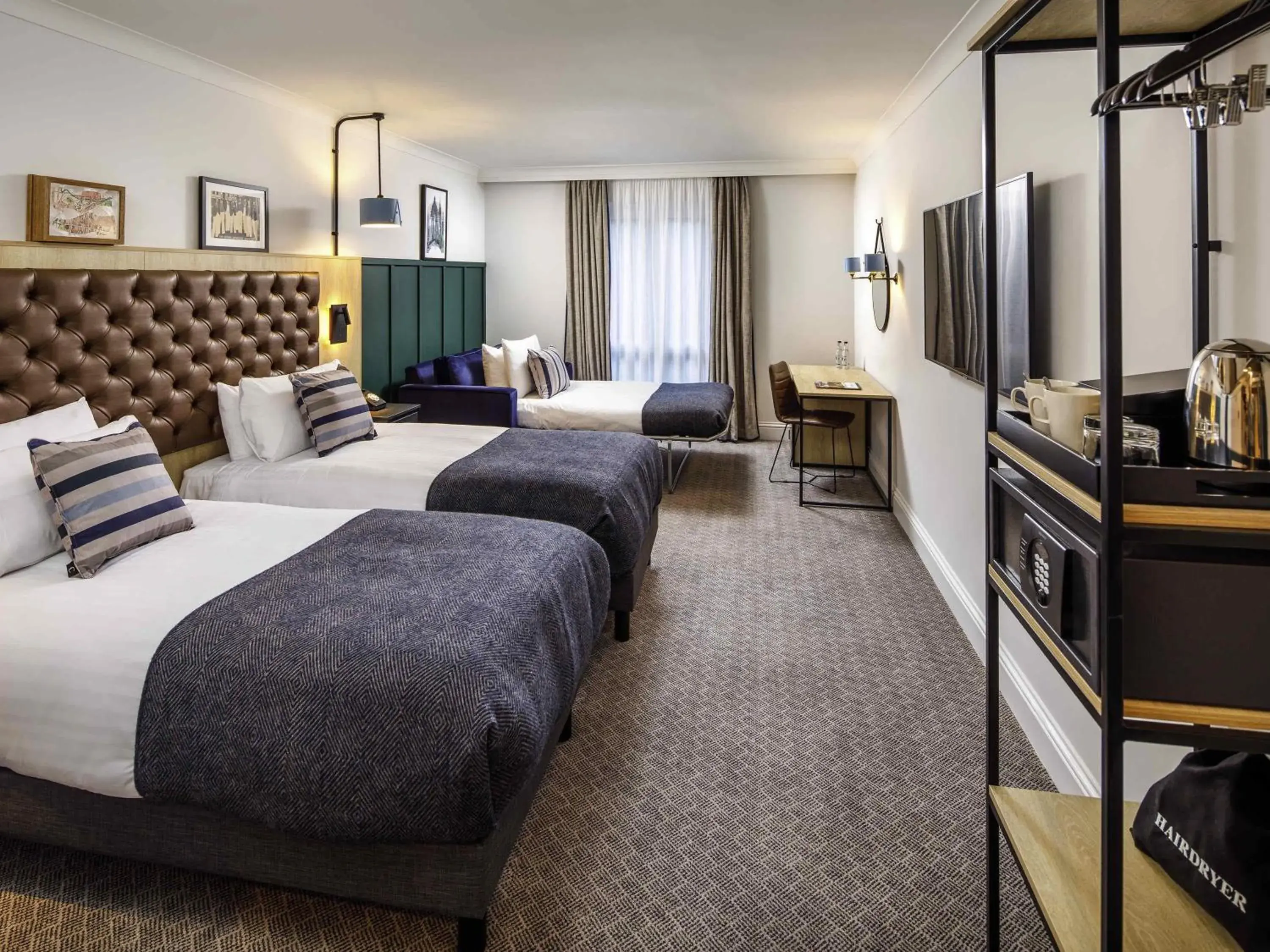 Privilege Family twin room with sofa bed in Mercure Oxford Hawkwell House Hotel Privilege Family twin room with sofa bed in Mercure Oxford Hawkwell House Hotel