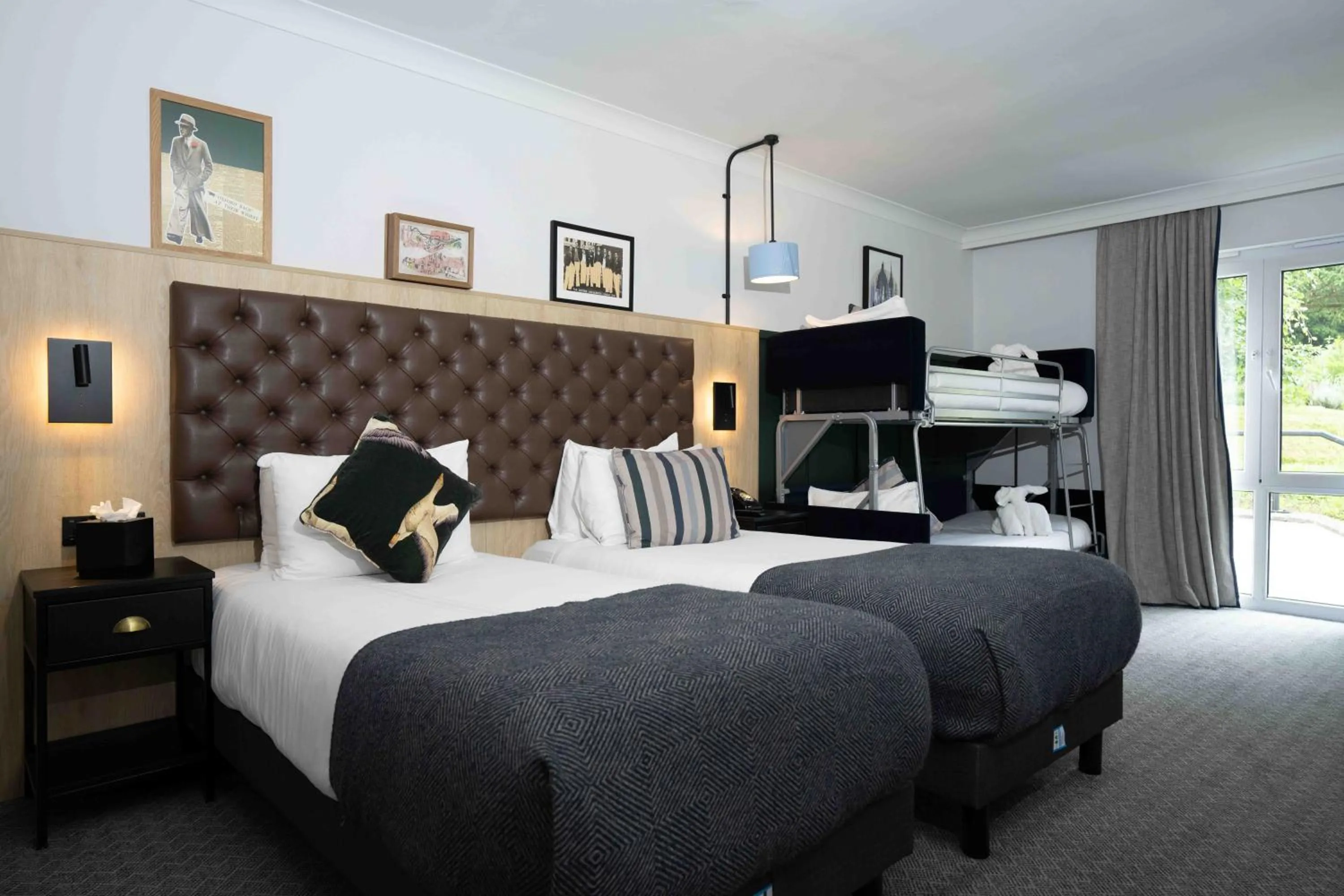 Bedroom, Bed in Mercure Oxford Hawkwell House Hotel