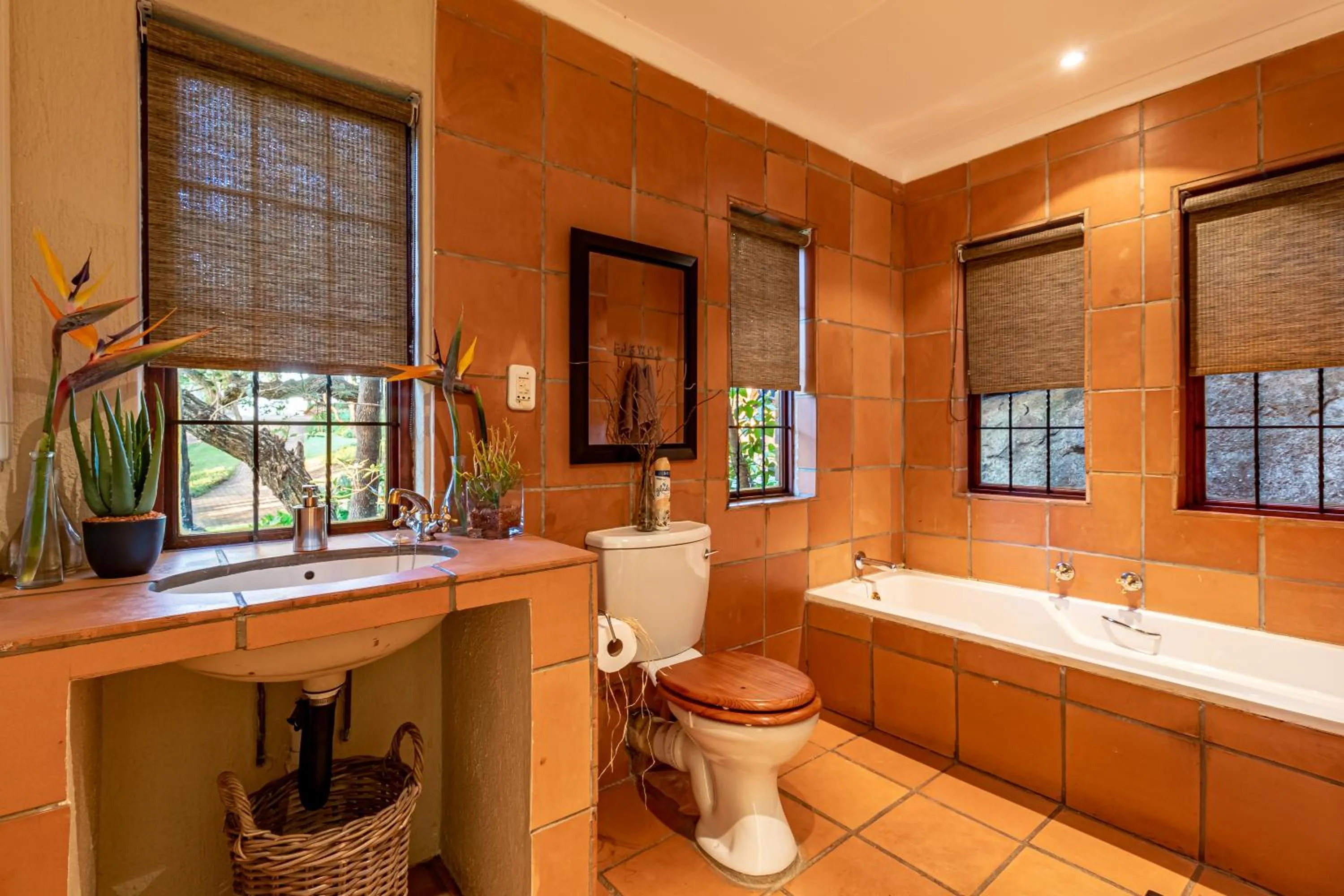 Bathroom in Ulwazi Rock Lodge
