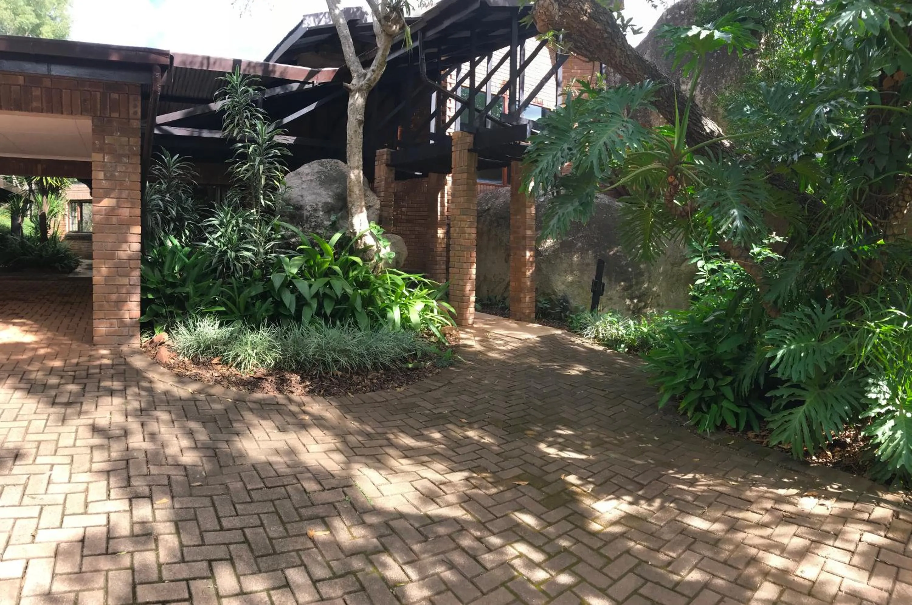 Property building in Ulwazi Rock Lodge