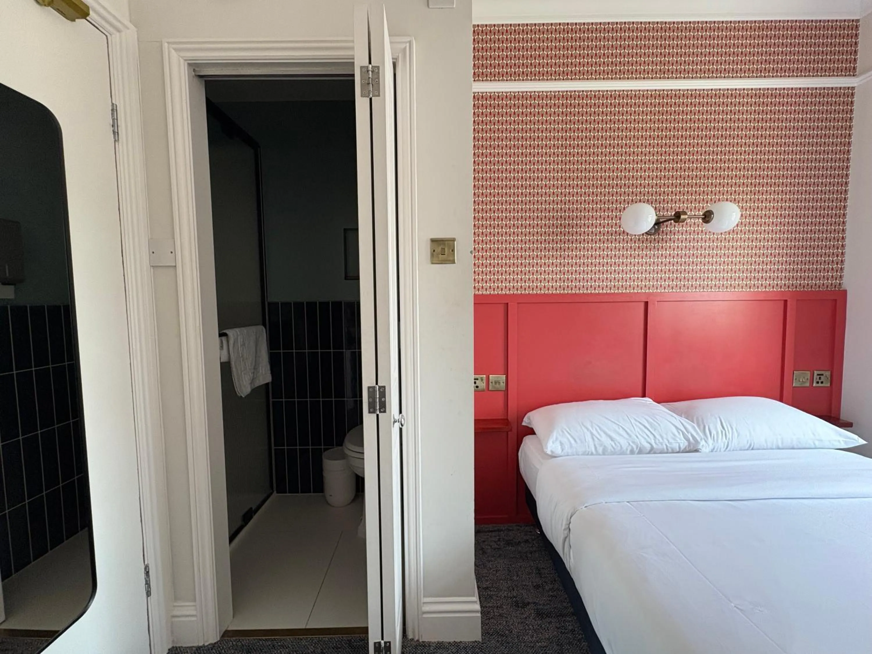 Bathroom, Bed in St. David's Hotels Paddington