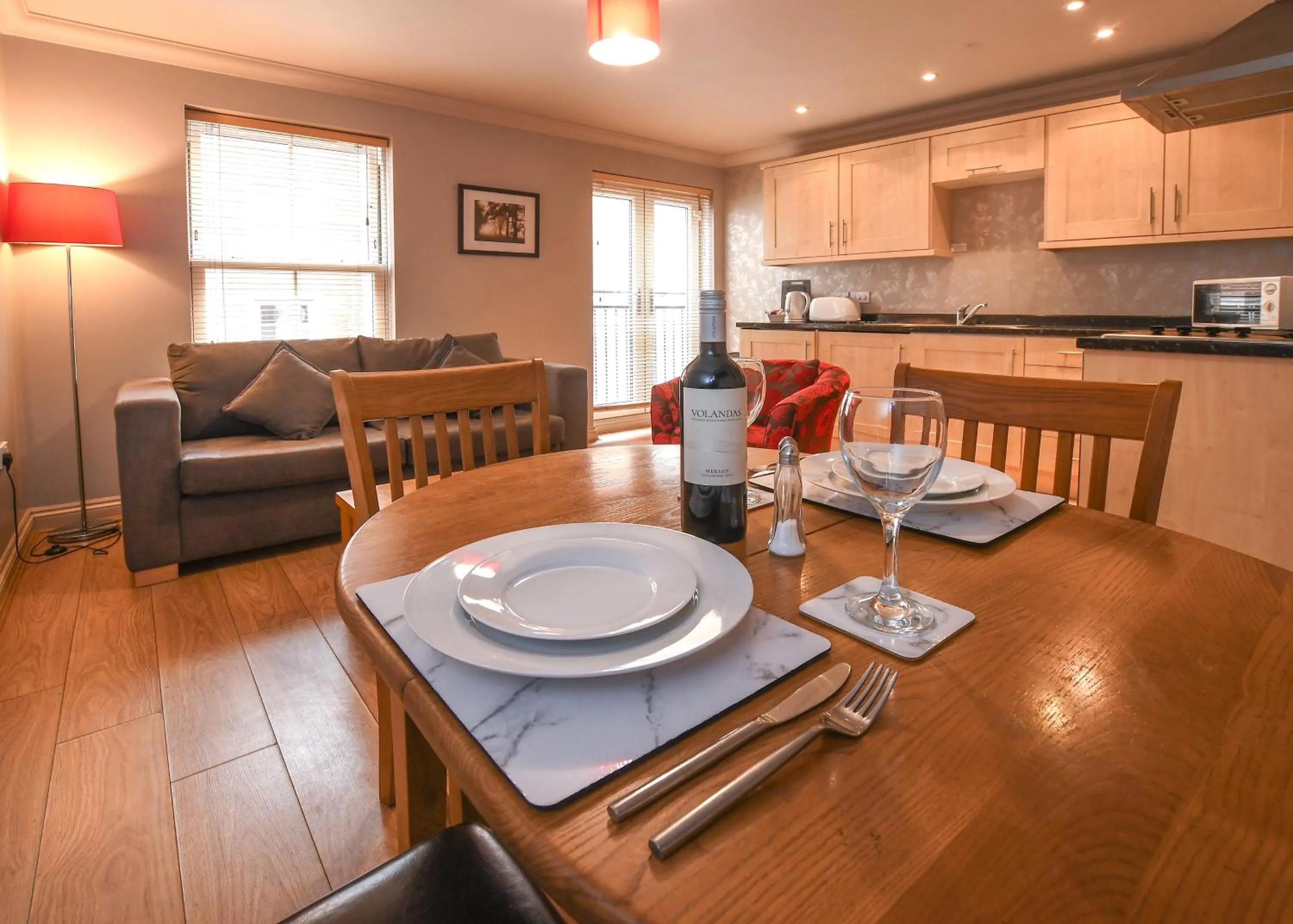 minibar in The Queens Hotel & Victoria Cloisters Apartments