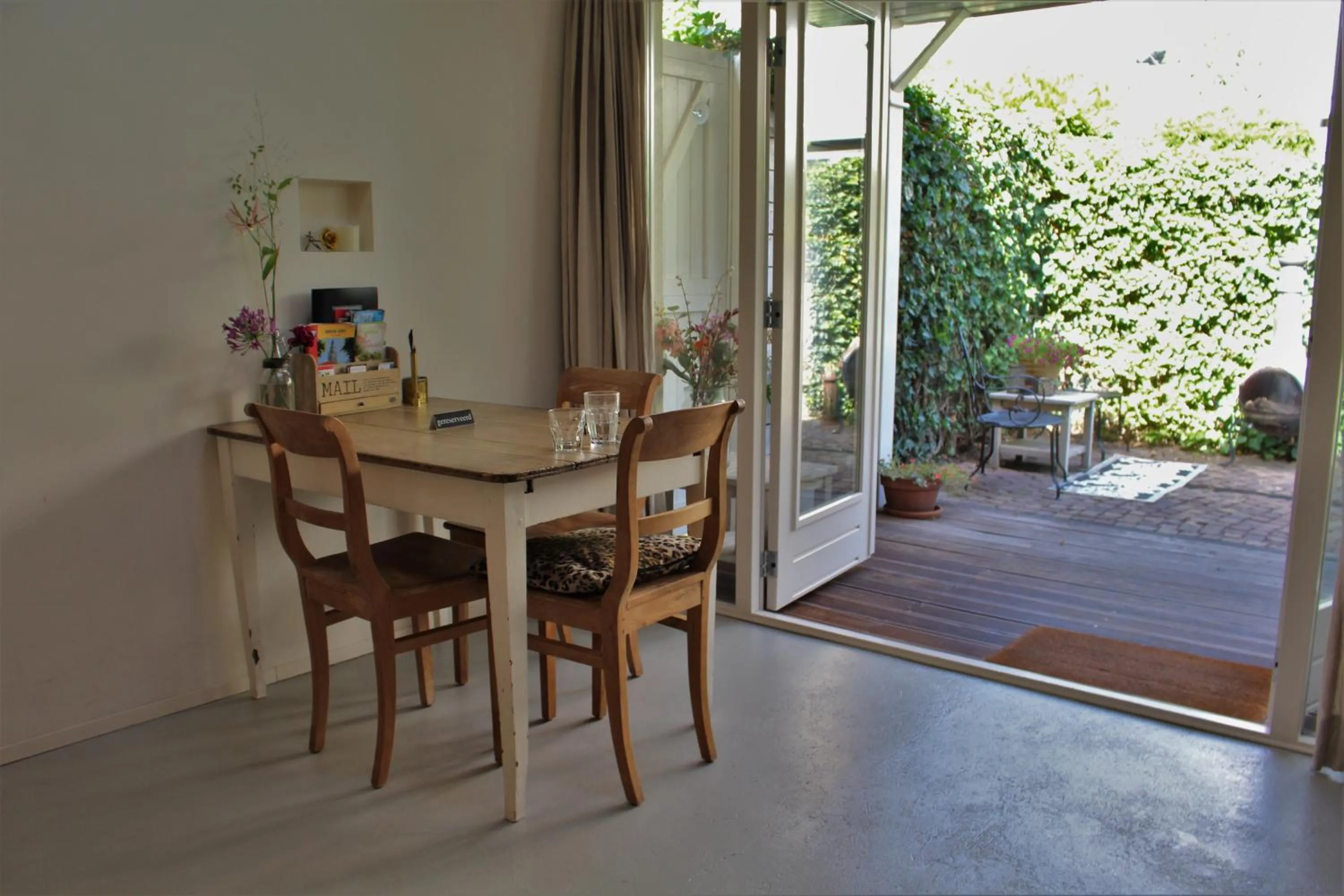 Garden view in Het Huisje Breda